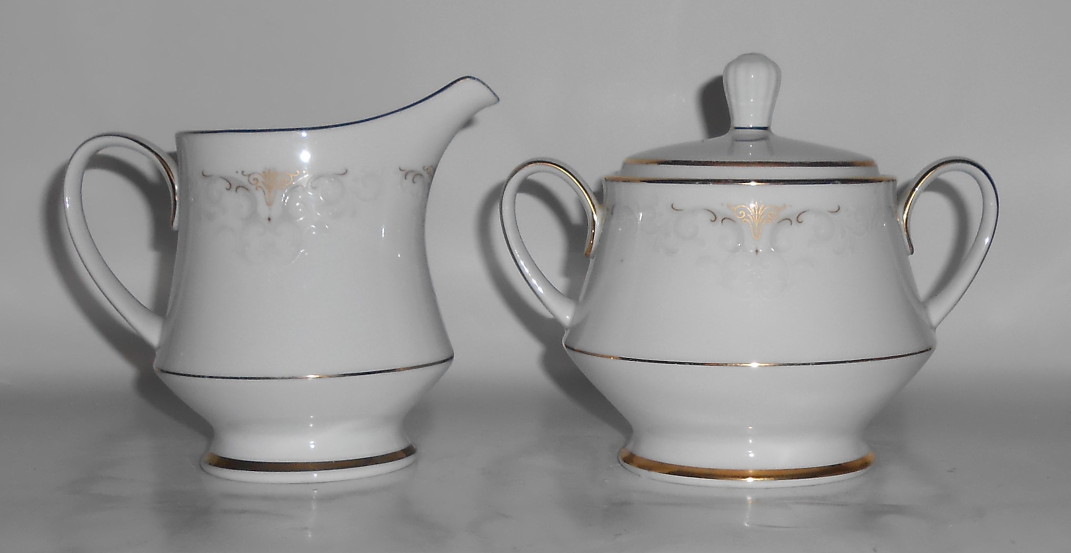 Noritake China Porcelain Glendola 2220 Gold Creamer & S