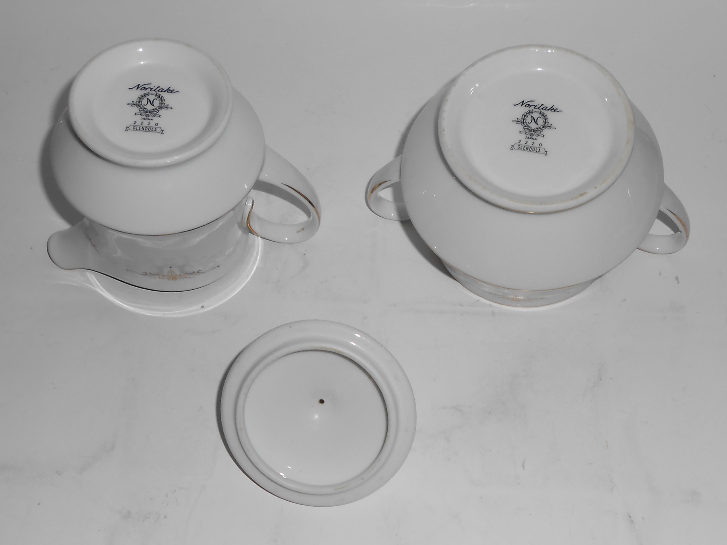 Noritake China Porcelain Glendola 2220 Gold Creamer & S