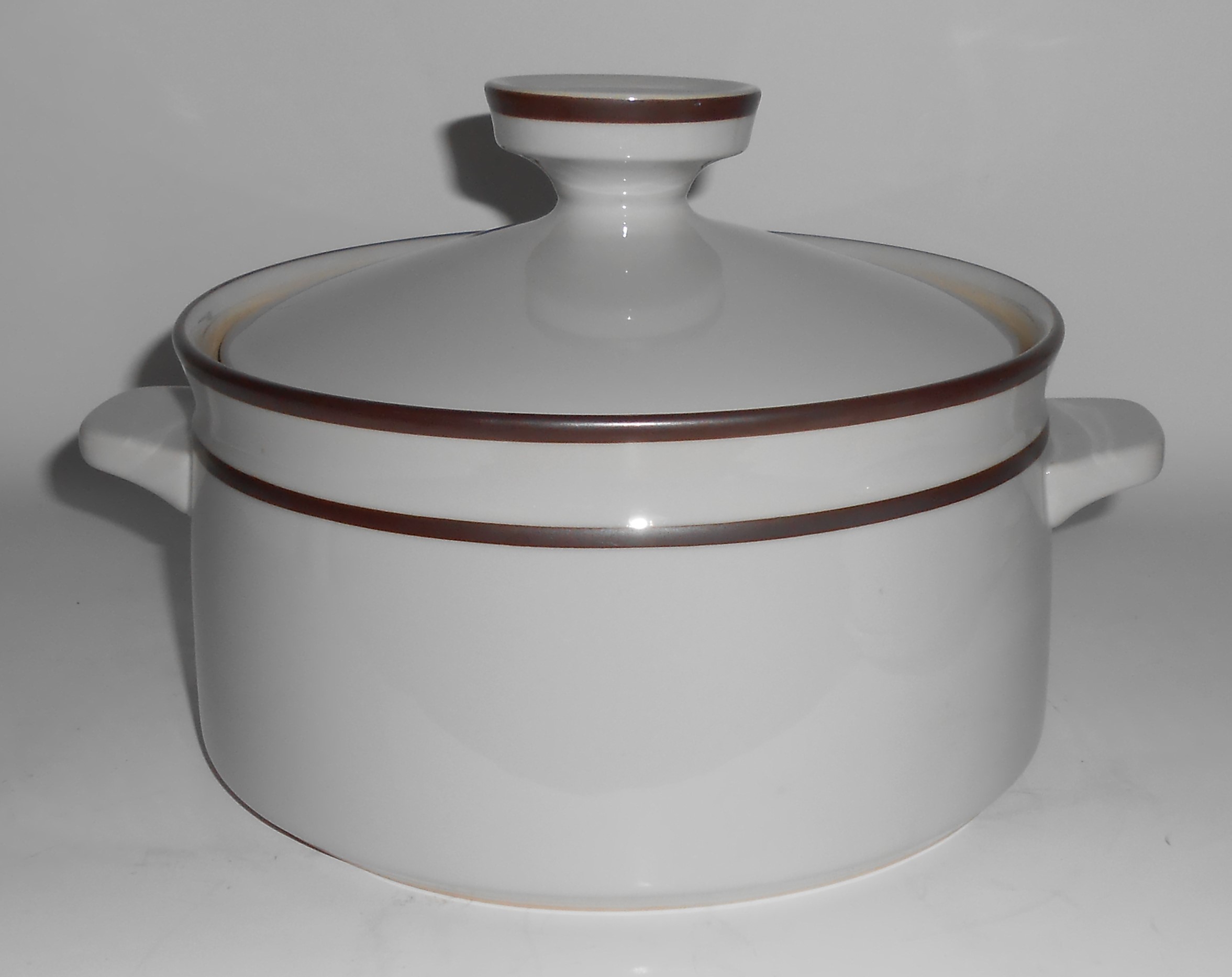 Noritake China Stoneware Tundra 2-1/4 Quart Covered Veg