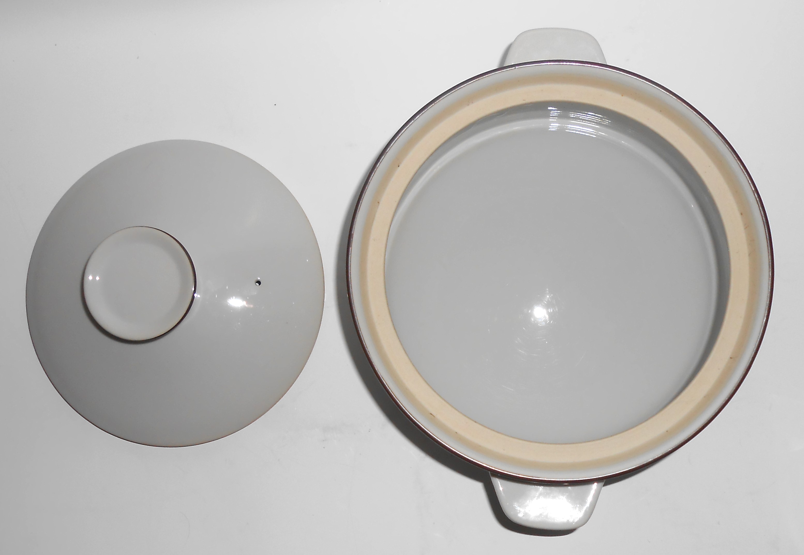 Noritake China Stoneware Tundra 2-1/4 Quart Covered Veg