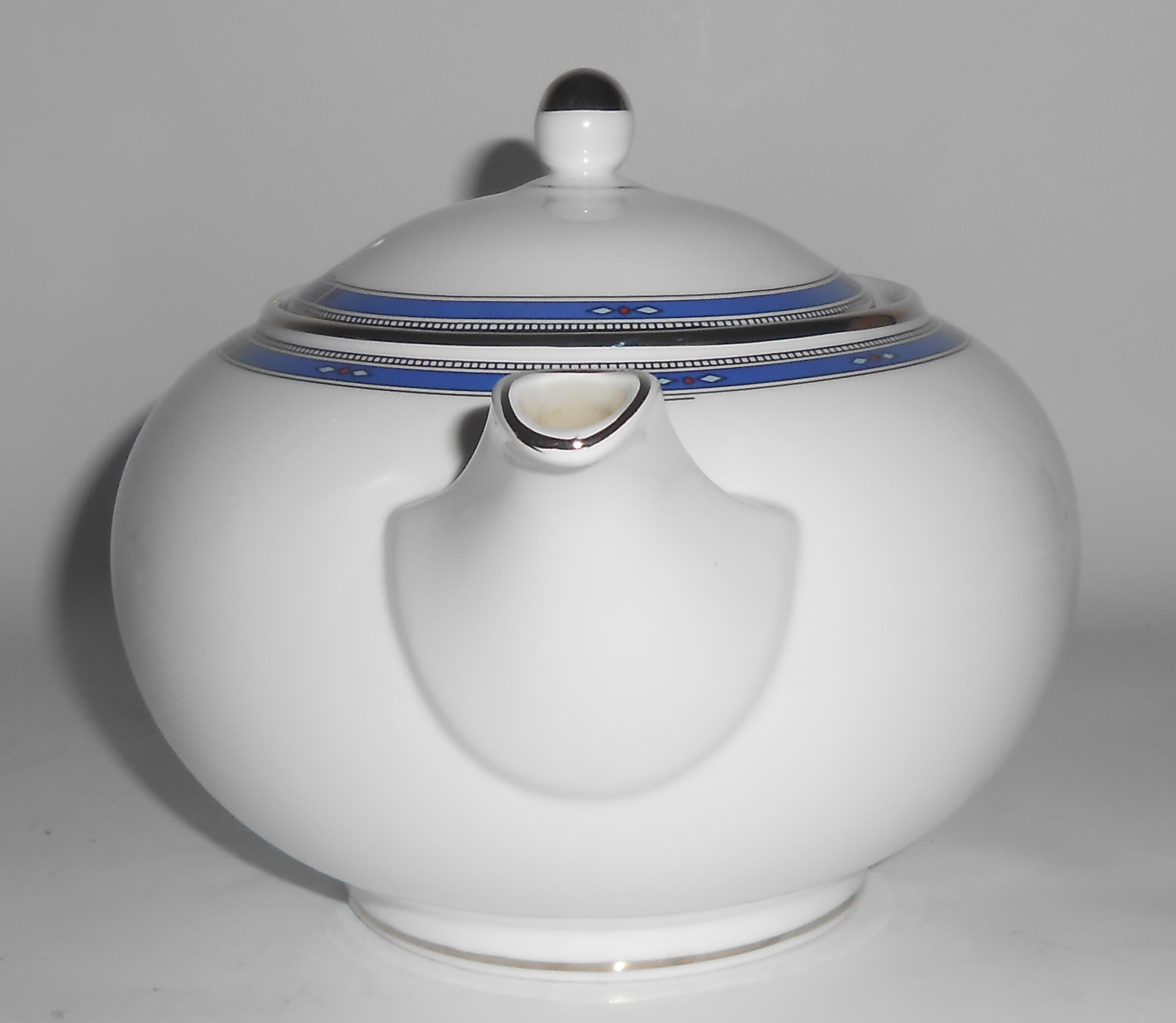 Wedgwood Pottery Bone China Kingsbridge Teapot w/Lid