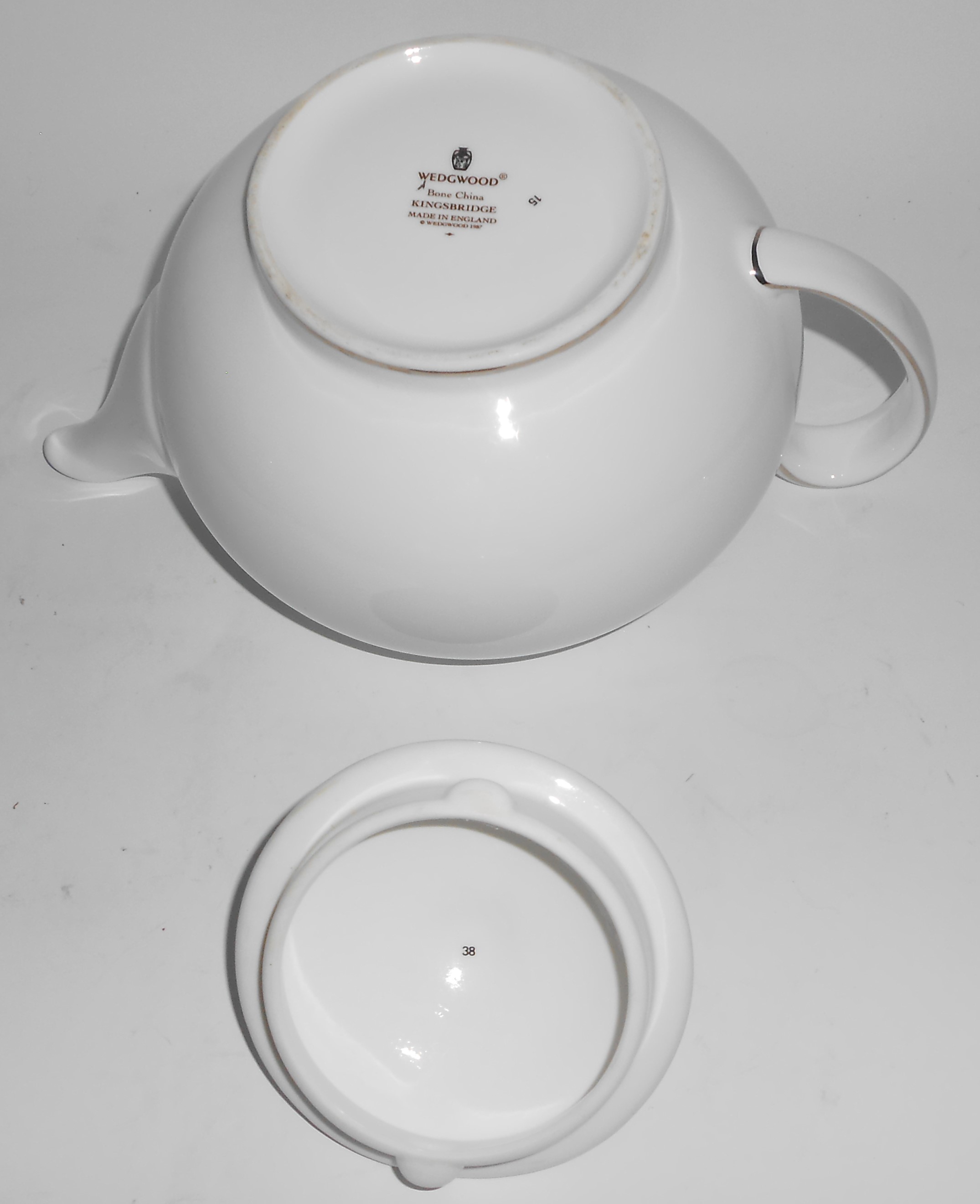 Wedgwood Pottery Bone China Kingsbridge Teapot w/Lid
