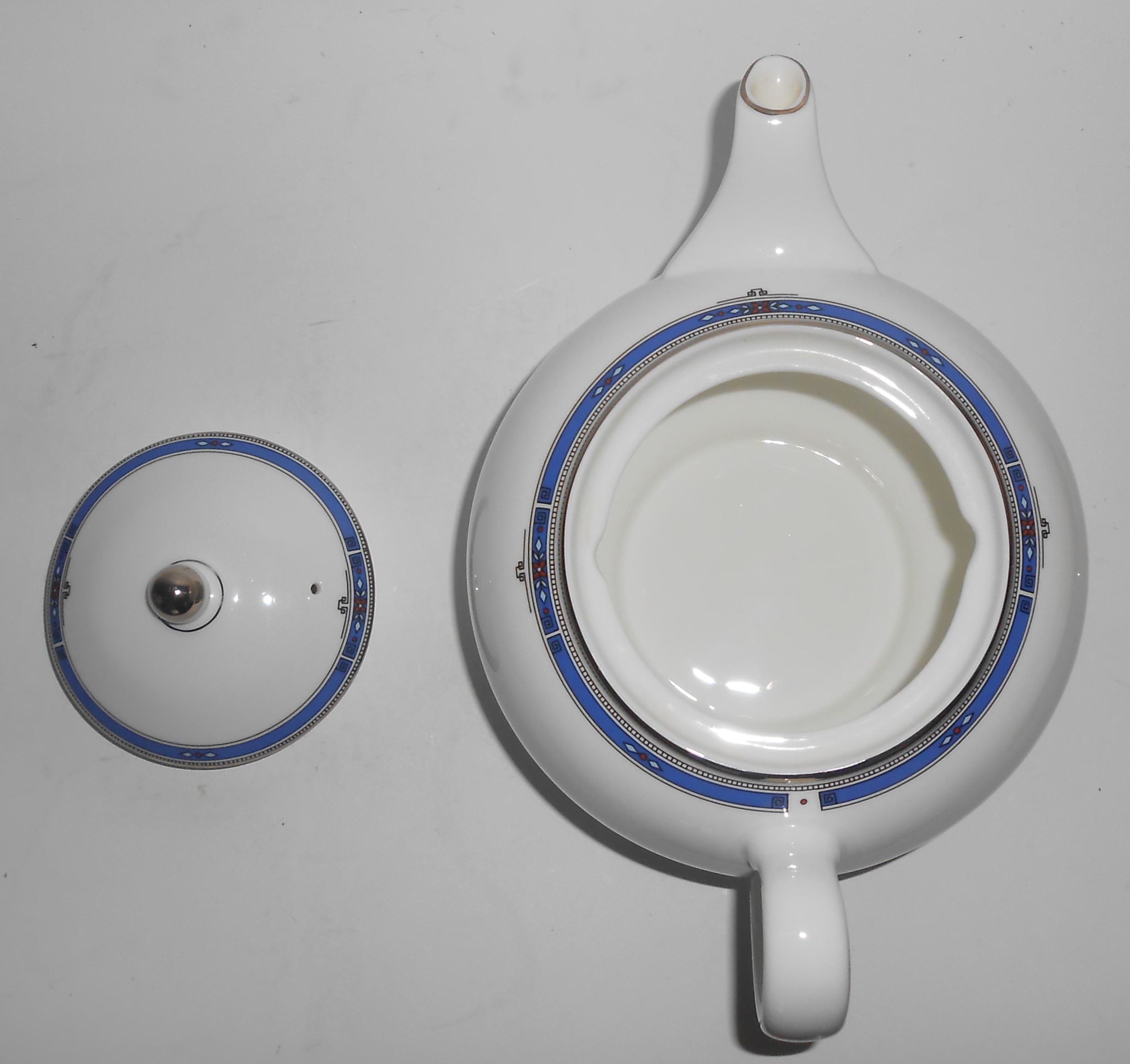 Wedgwood Pottery Bone China Kingsbridge Teapot w/Lid