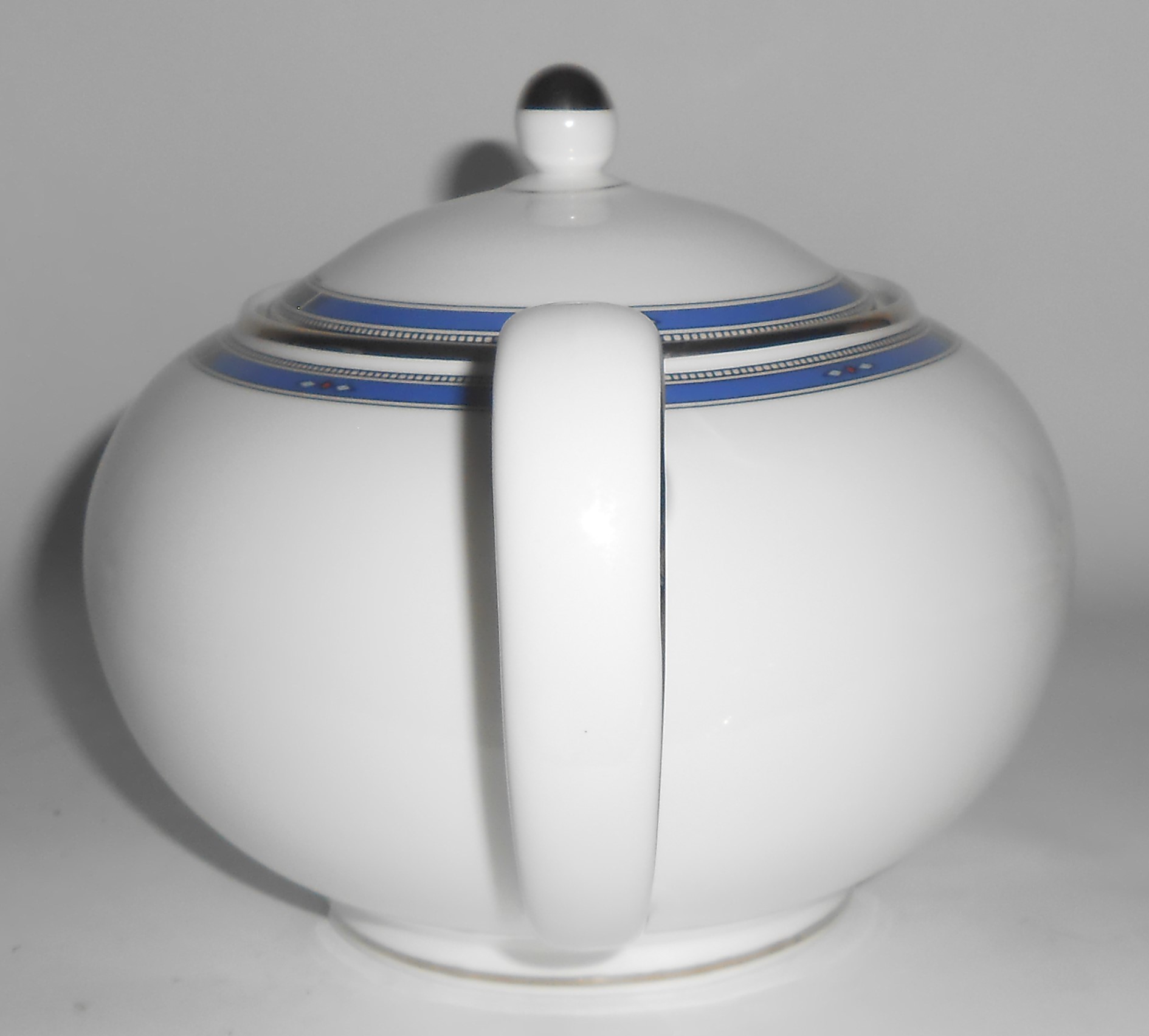 Wedgwood Pottery Bone China Kingsbridge Teapot w/Lid