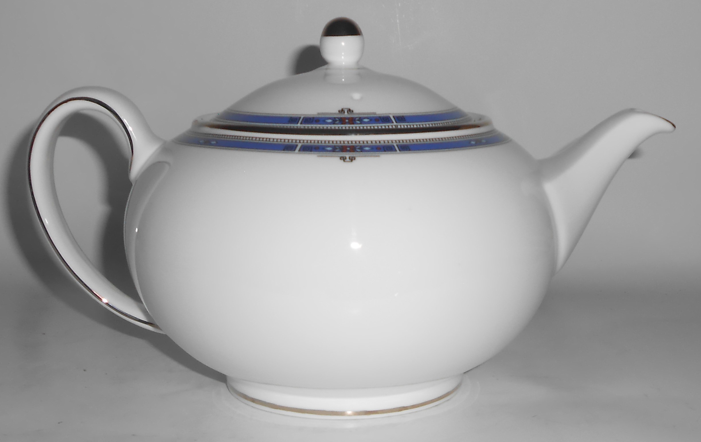 Wedgwood Pottery Bone China Kingsbridge Teapot w/Lid
