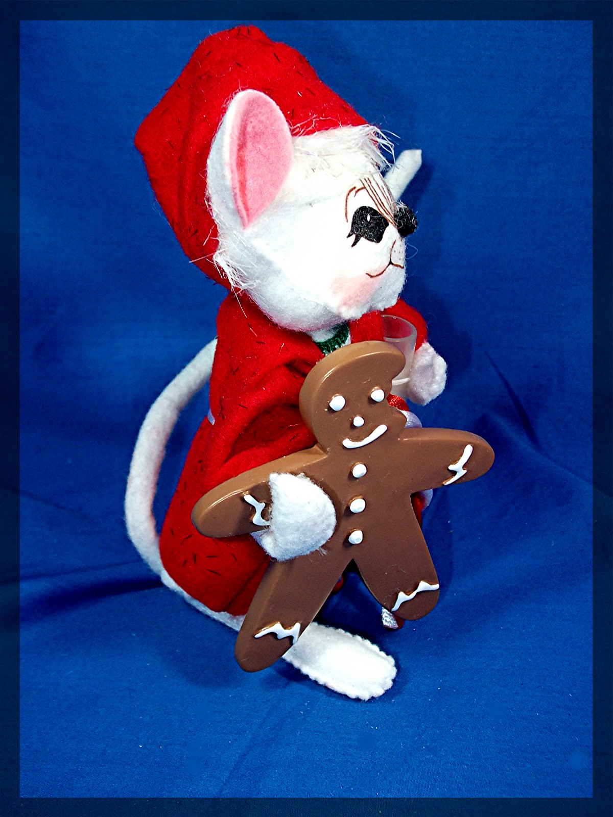 Christmas  Annalee Cookie and milk Mouse