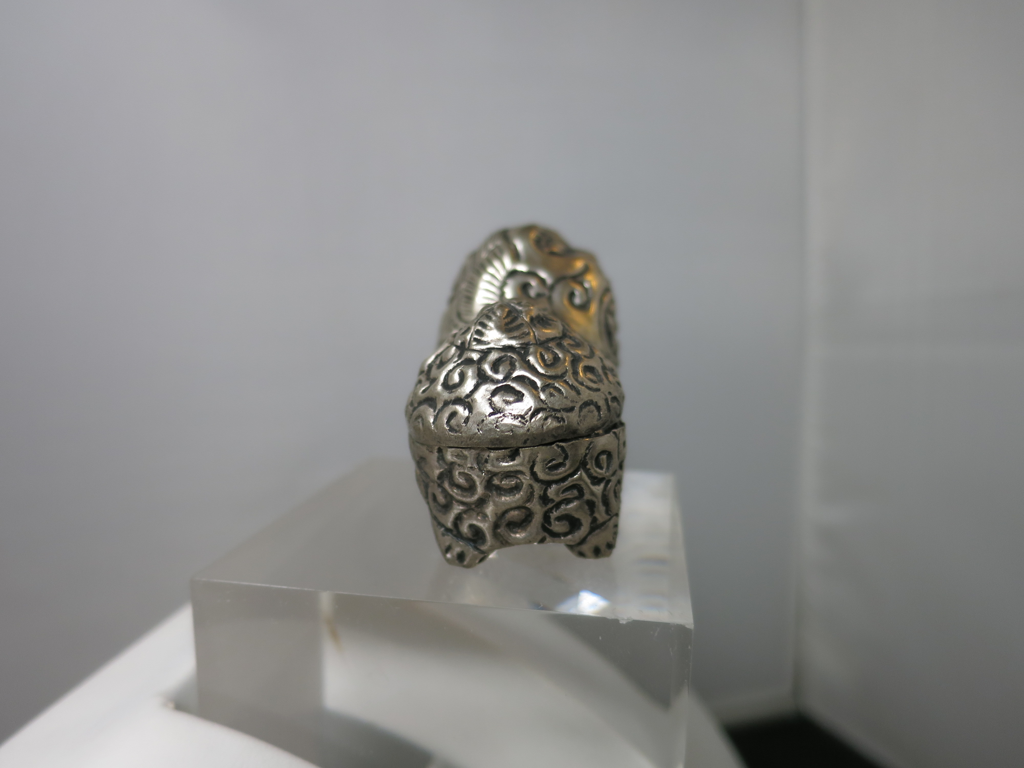 Silver Foo Dog Box Trinket Pill unmarked silver or coin silver