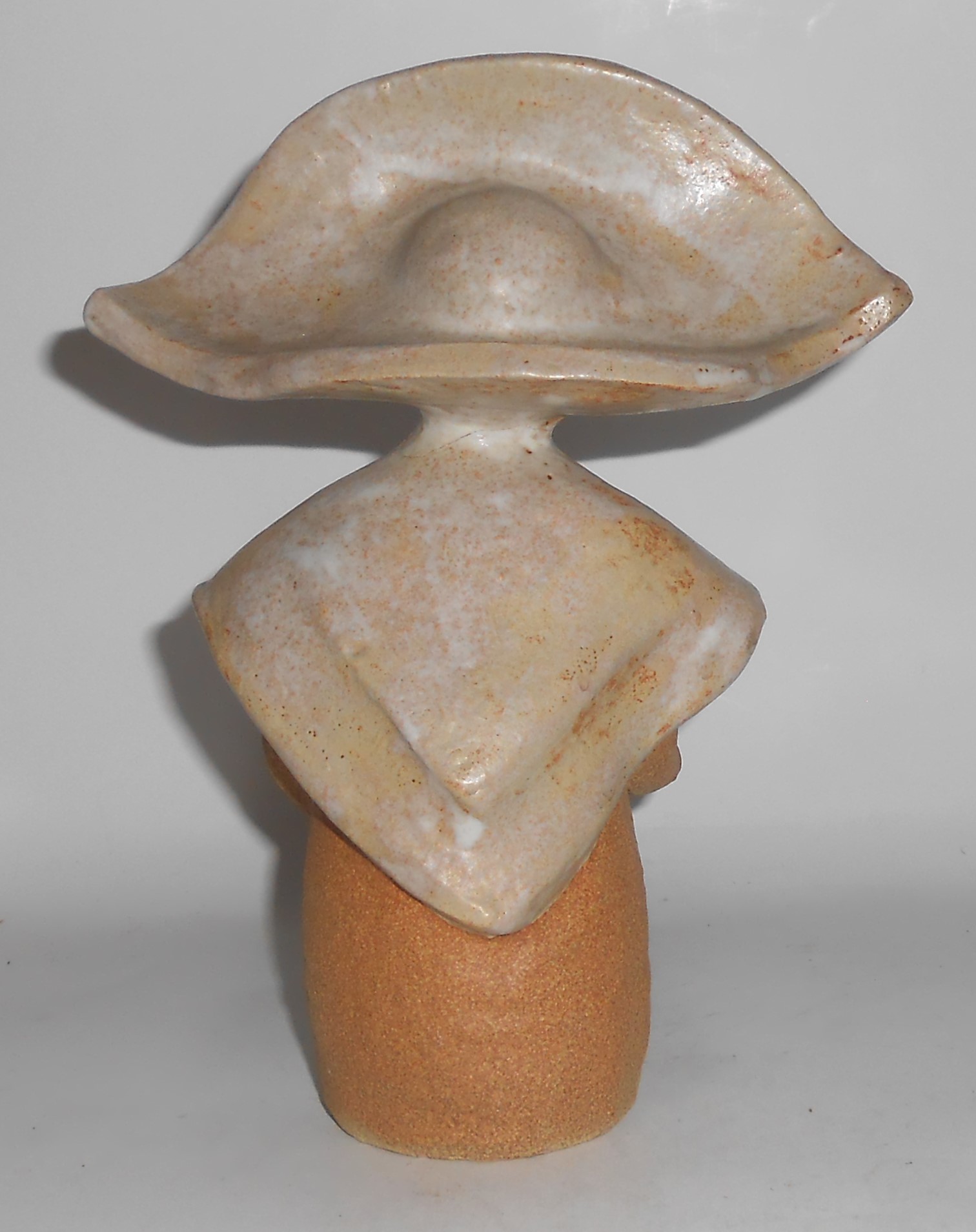 Metlox Pottery Poppy Trail Artware #703 Monique Nun Pop