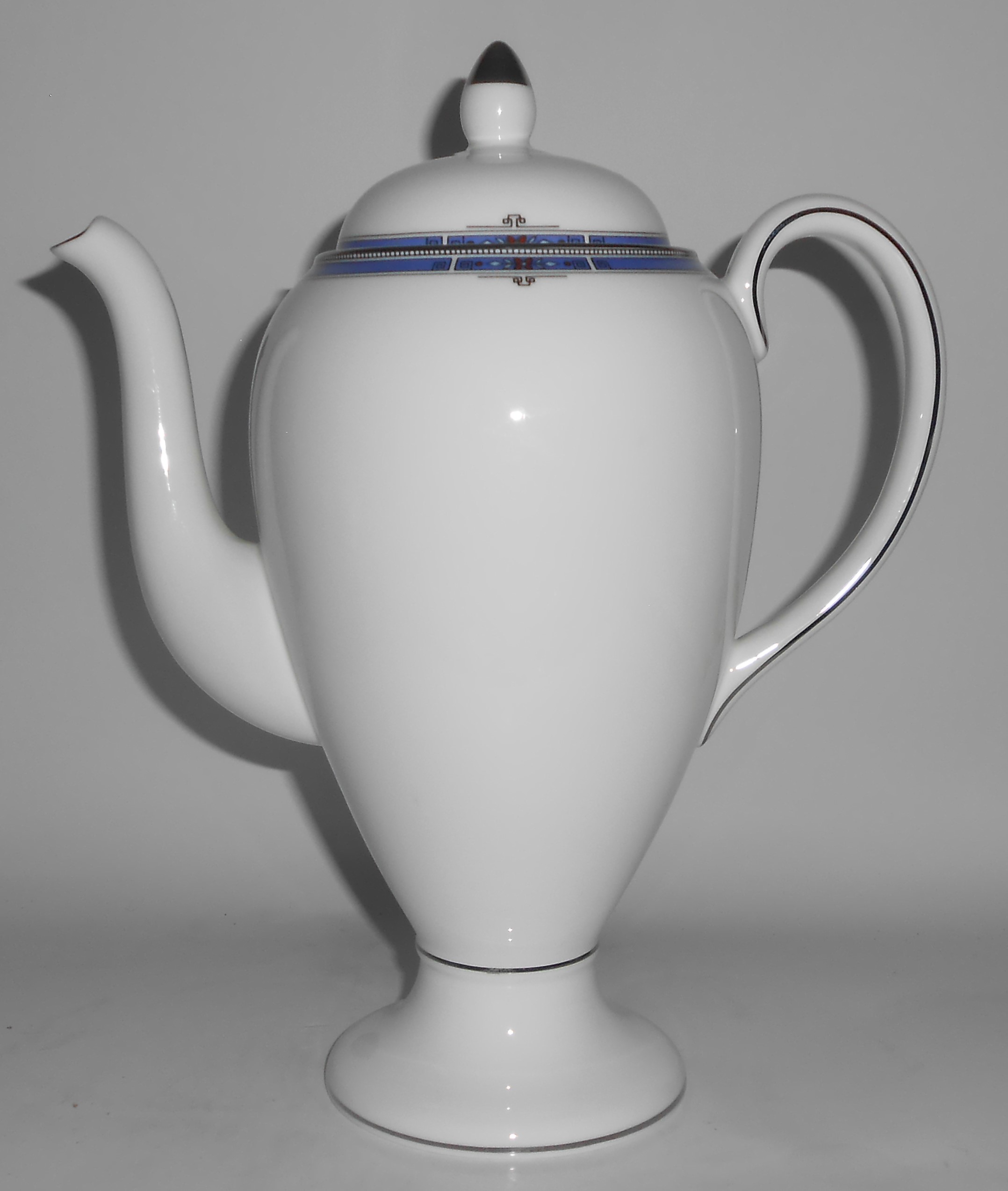 Wedgwood Pottery Bone China Kingsbridge Coffee Pot