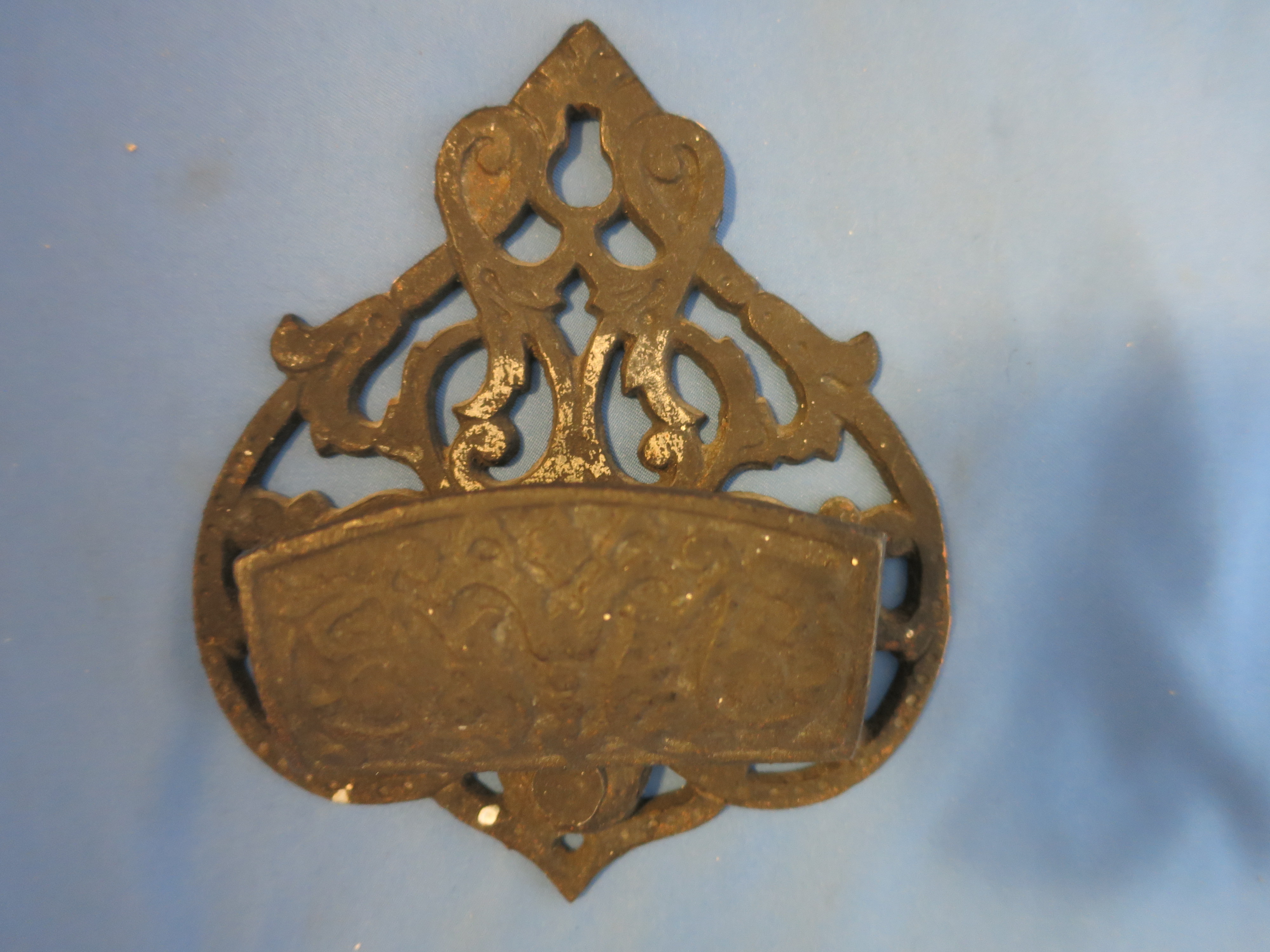 Cast Iron Match Holder Taiwan holds wooden matches