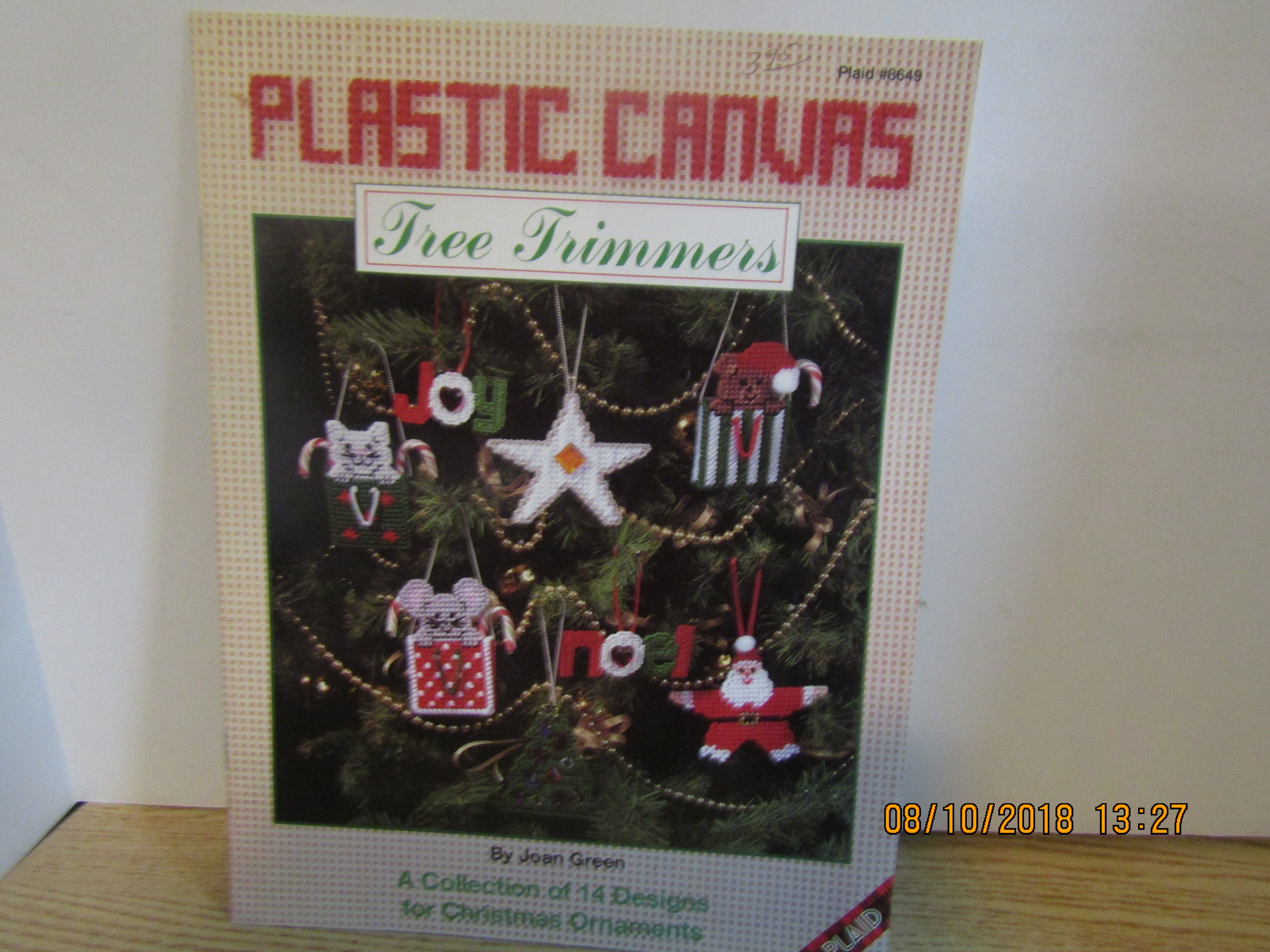 Plaid Craft Book Plastic Canvas Tree Trimmers  #8649