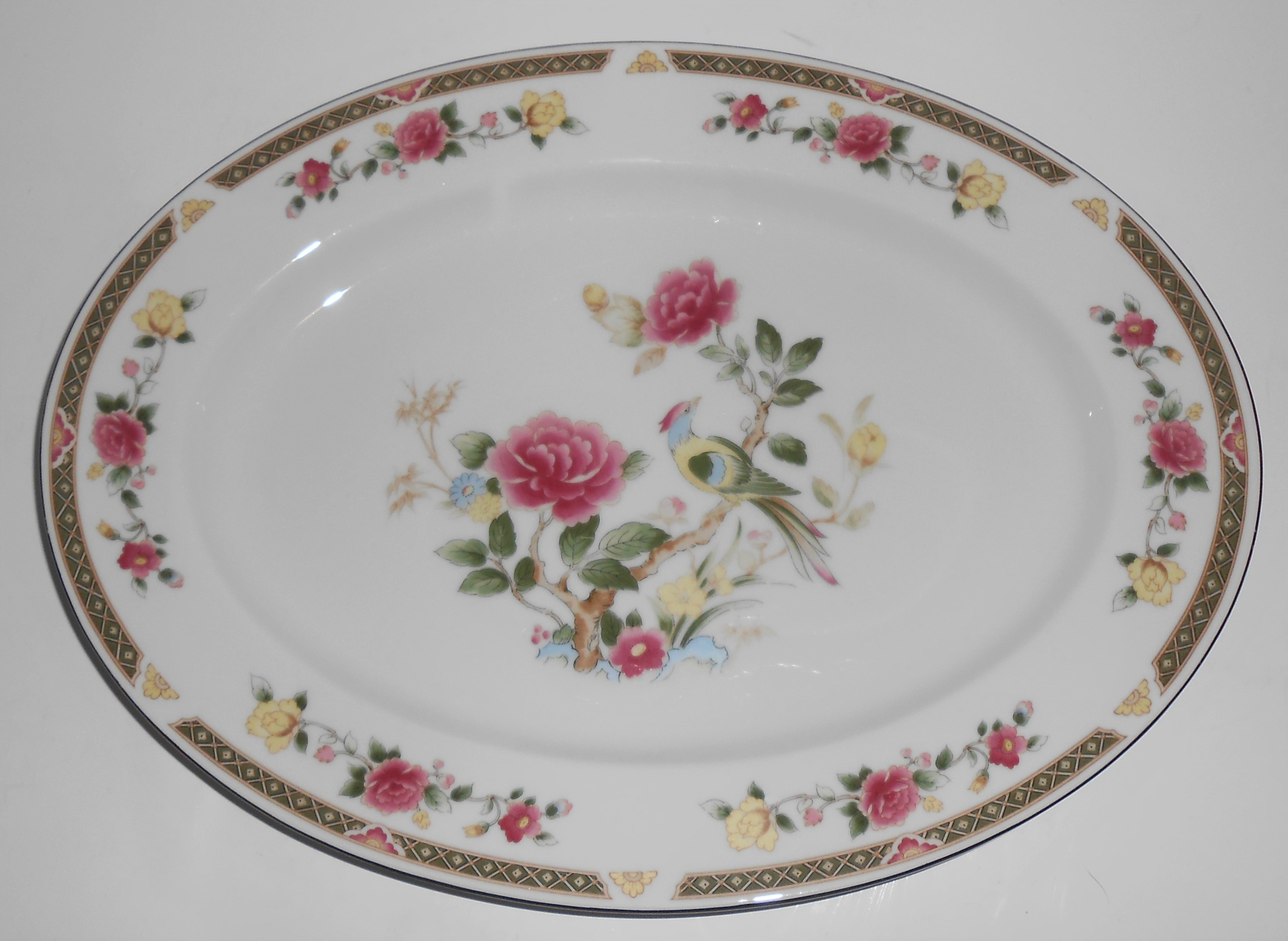 Ranmaru Japan Crescent Fine China Porcelain Rose Tapest
