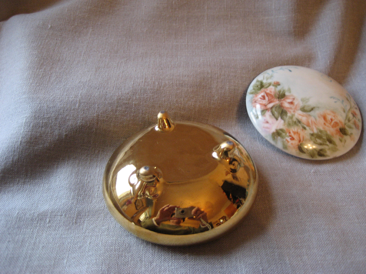 Porcelain Dresser Jar