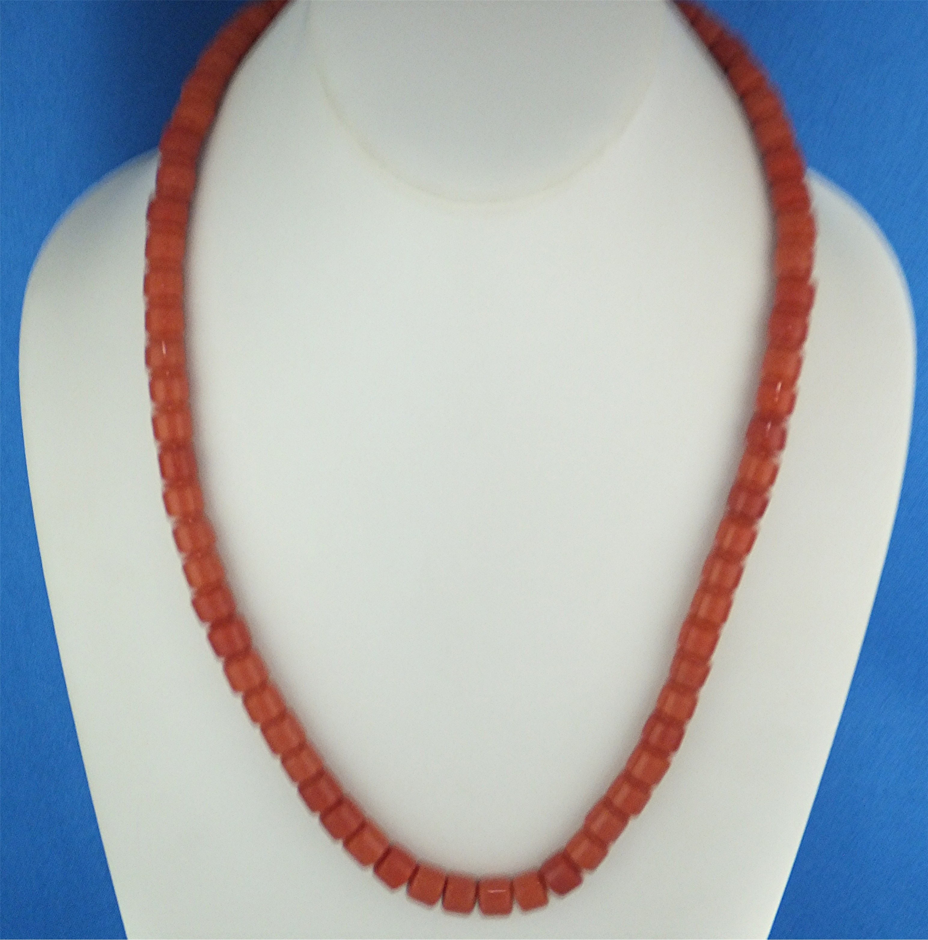 Necklace Coral Glass 22 Inch