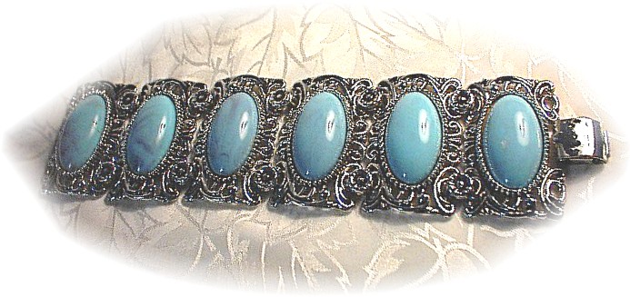 Silvertone Lucite Turquoise KARU Bracelet