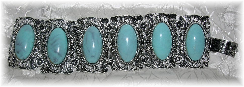 Silvertone Lucite Turquoise KARU Bracelet