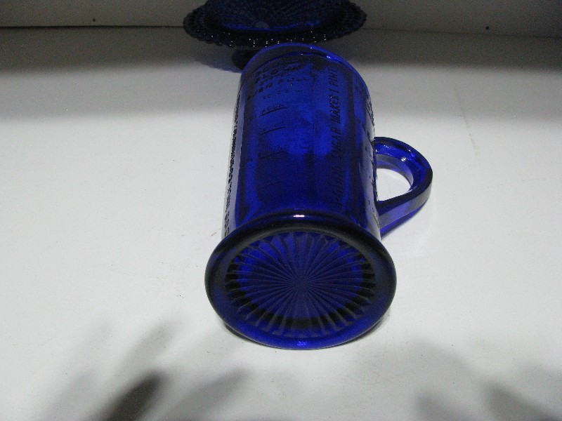 Vintage Cobalt Blue Glass 32 oz 1-Quart Measuring Pitcher