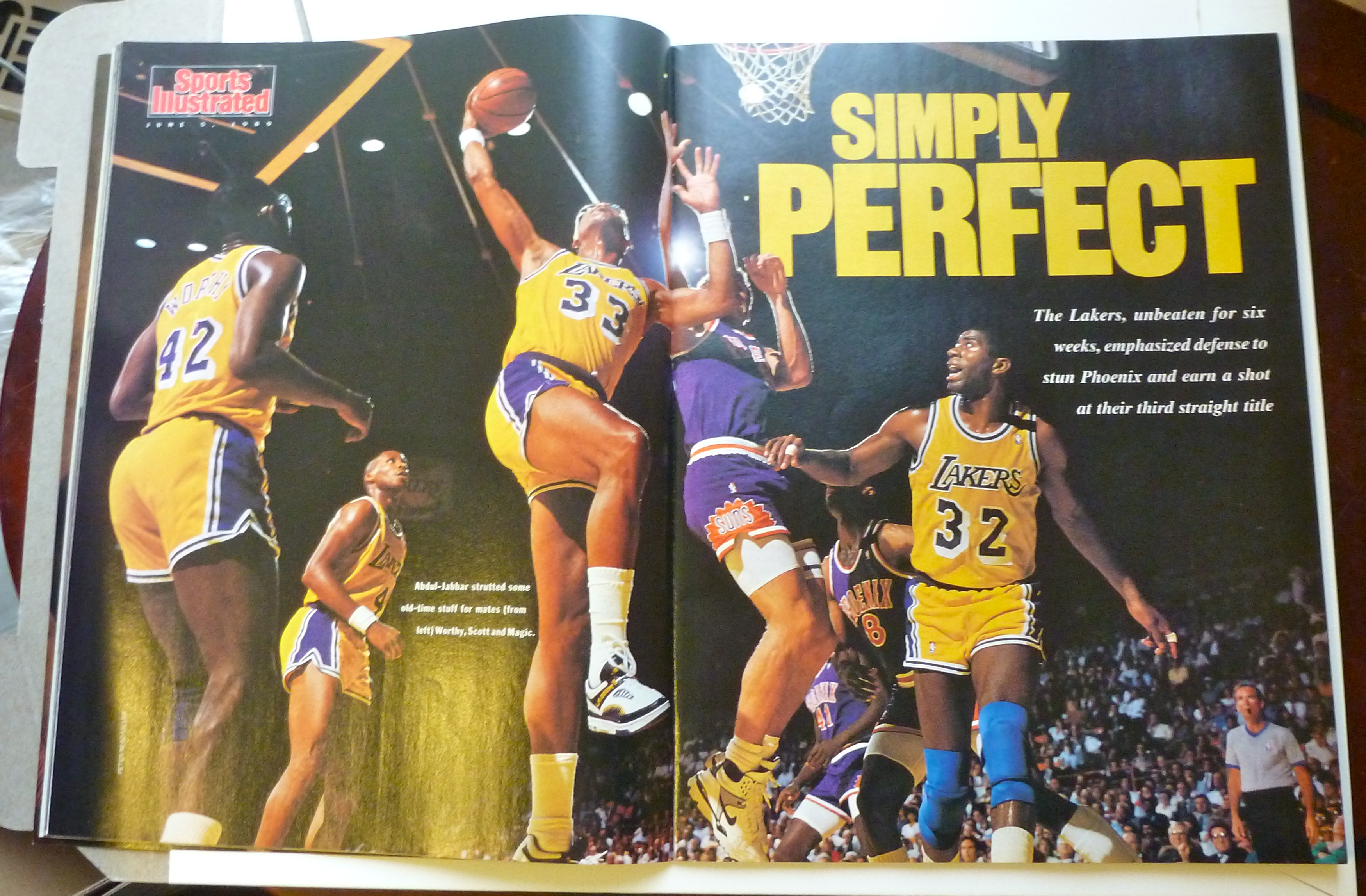 Sports Illustrated Magazine -June 5, 1989- James Worthy