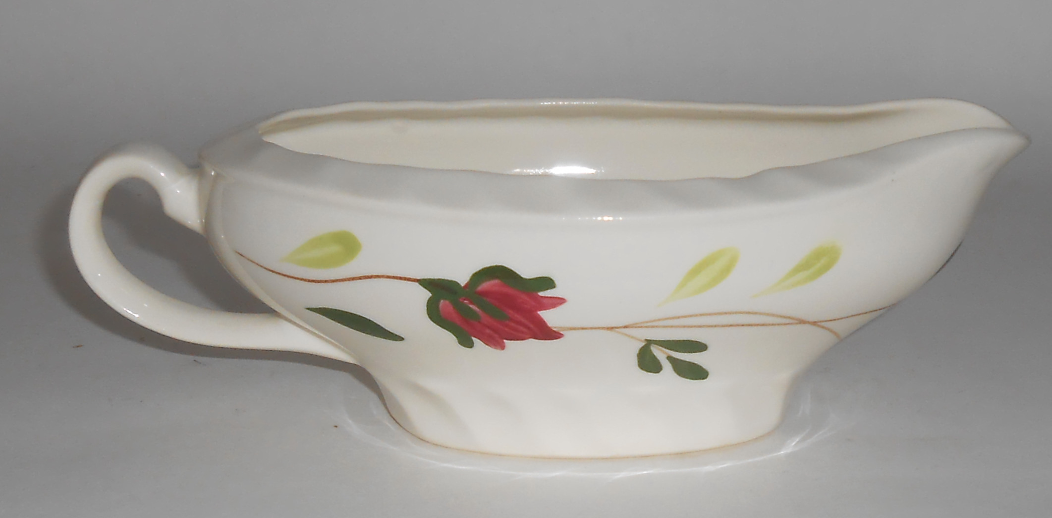 Blue Ridge Pottery Ring 'O Roses Gravy Bowl
