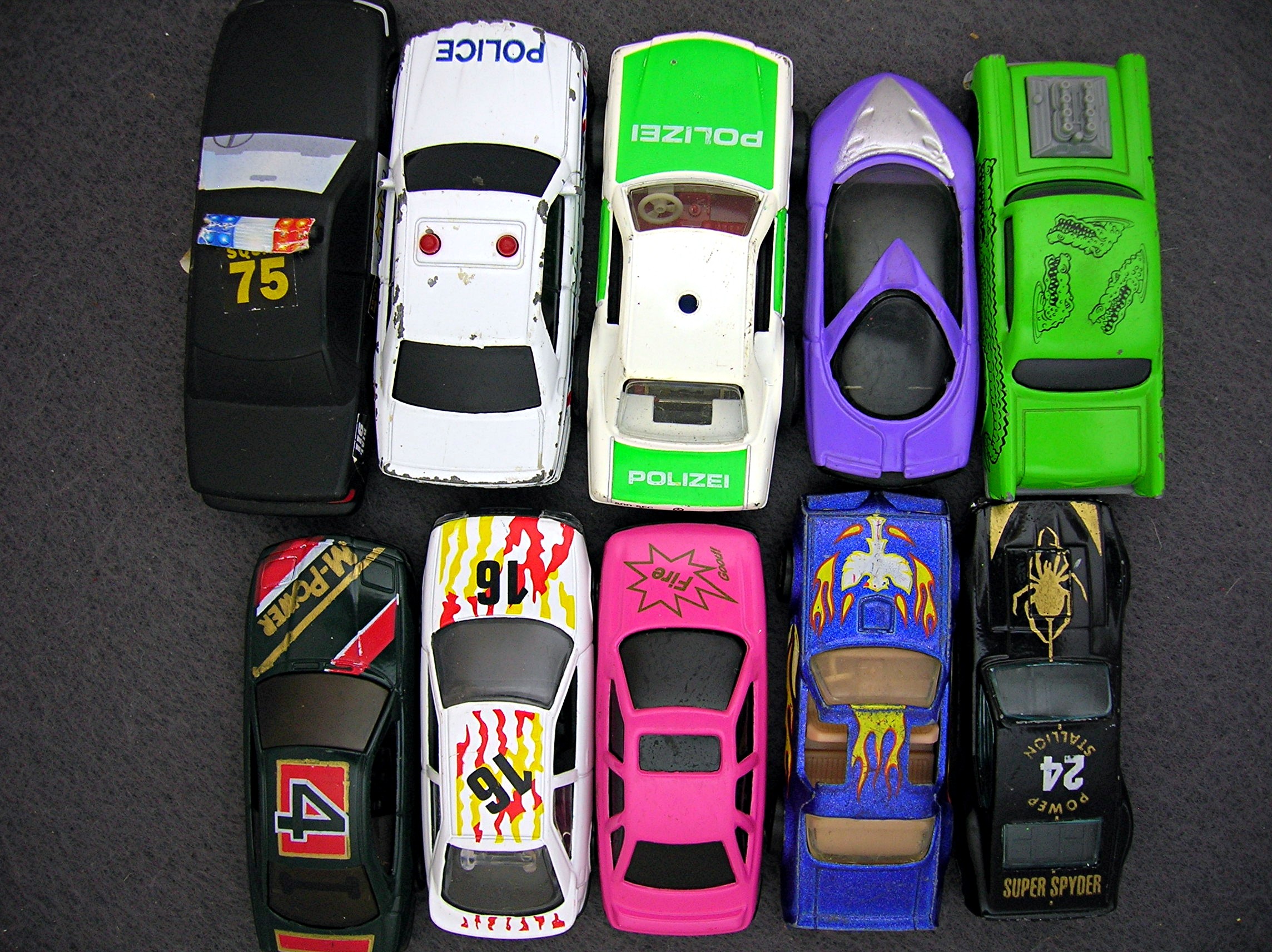 Lot #13 - 10 Diecast, Hot Wheels style toy vehicles