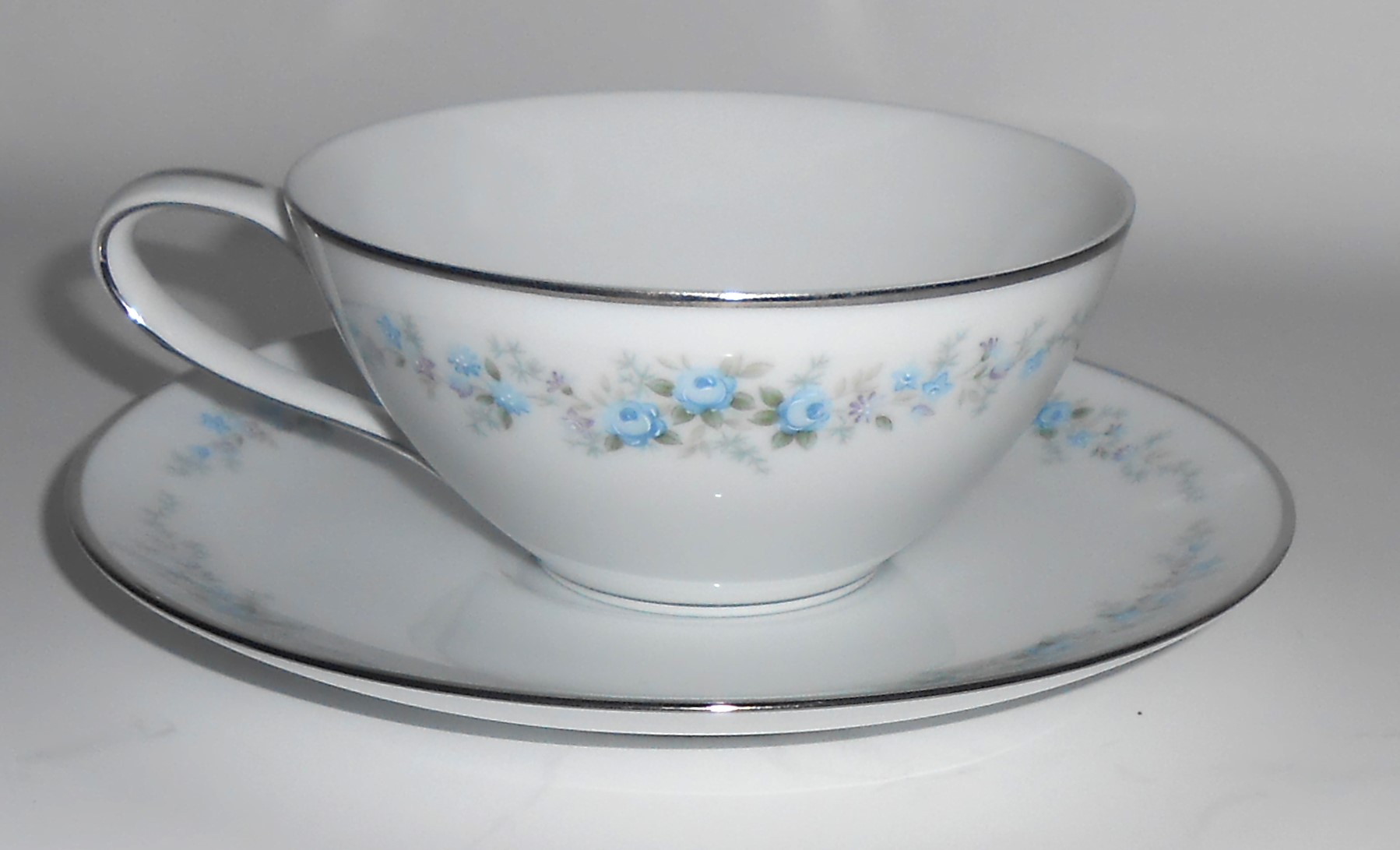Noritake Porcelain China Roseberry 6241 w/Platinum Cup