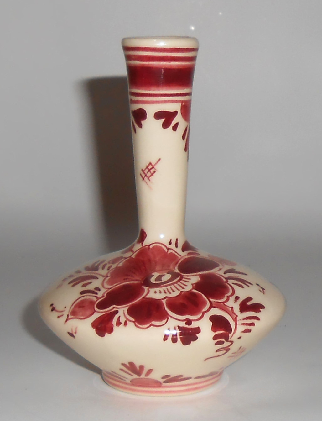 Regina Delft Holland Pottery Red Cabinet Vase Mint