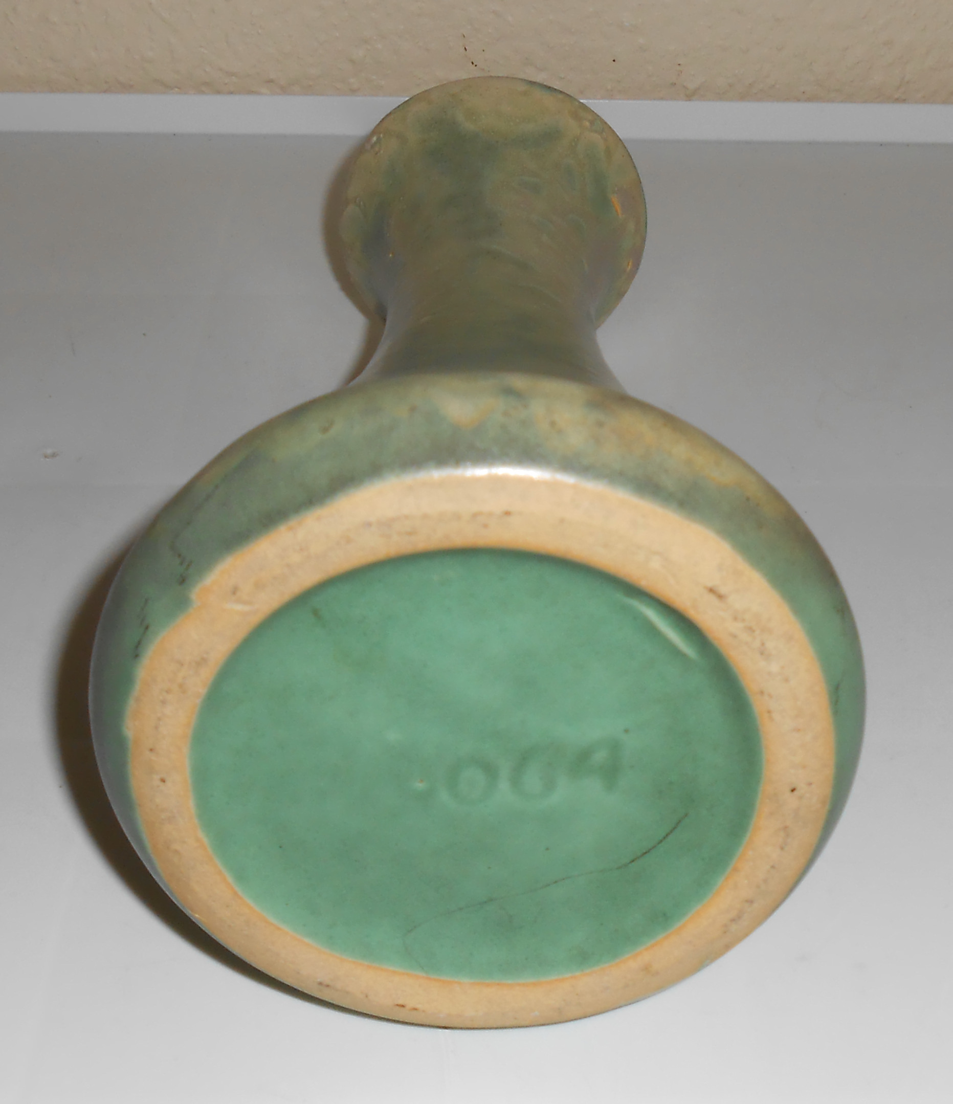 Brush McCoy Pottery Green Vellum #064 Art Vase!