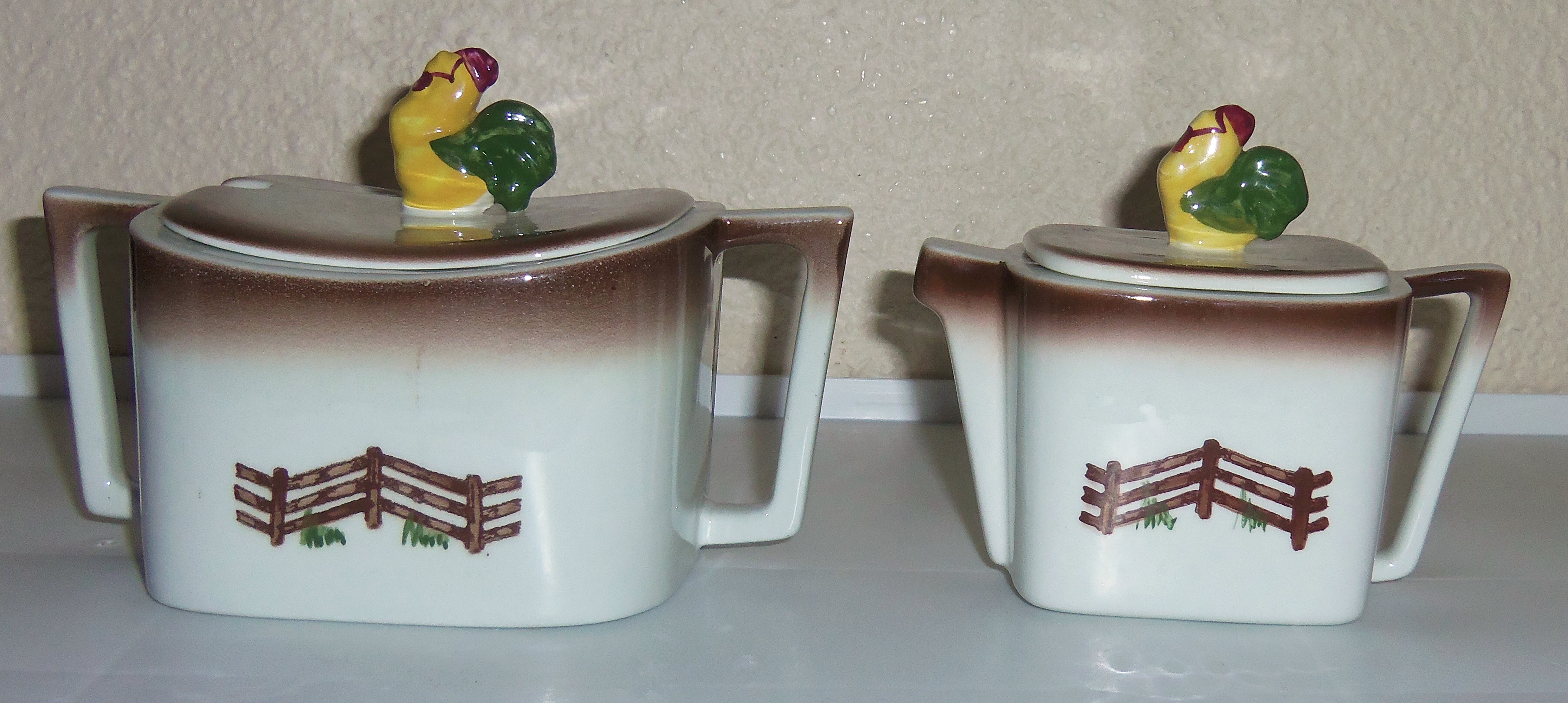 California Ceramics Pottery Rooster Gravy & Creamer!