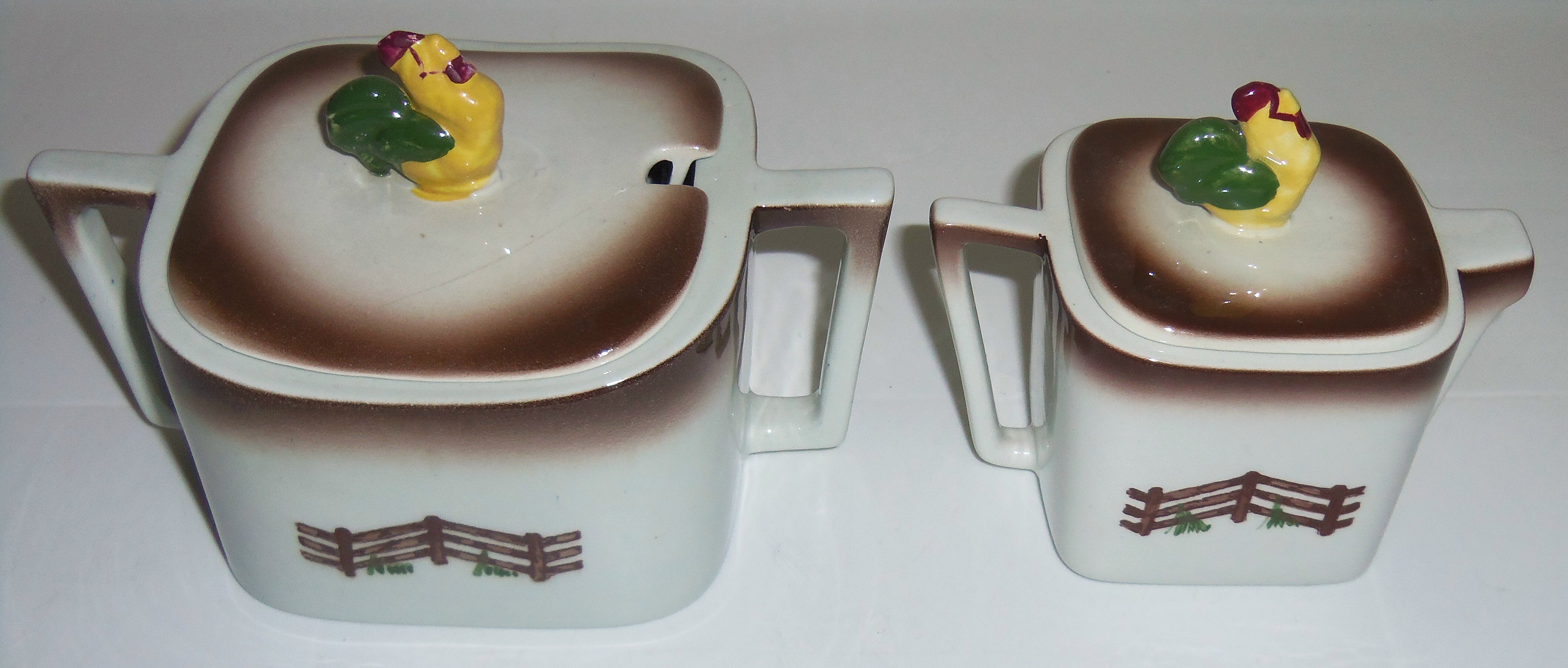 California Ceramics Pottery Rooster Gravy & Creamer!