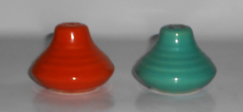 VINTAGE Bauer Pottery Ring Ware Jade & Orange Salt & Pepper Shaker Set