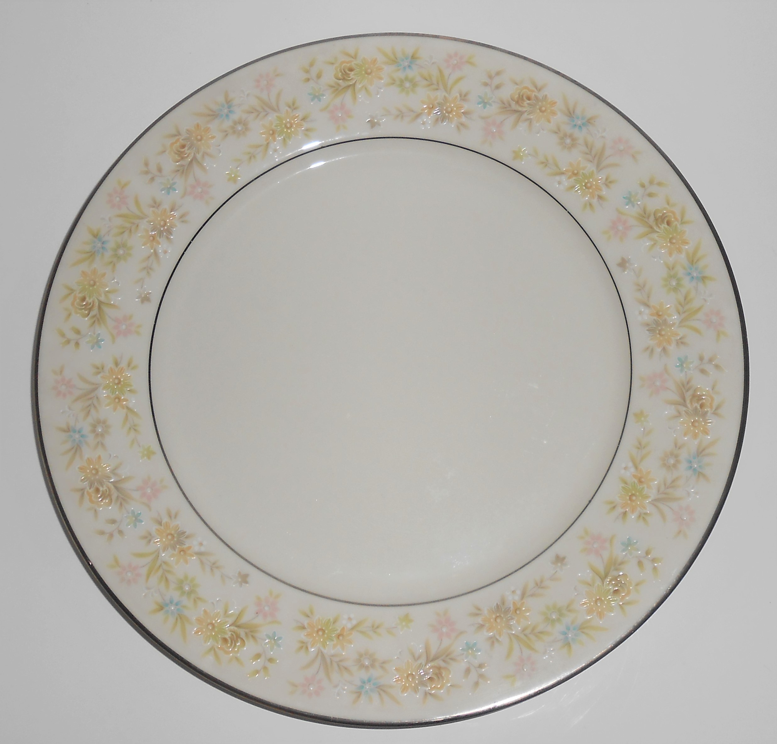 Noritake Porcelain China Blossom Time Dinner Plate