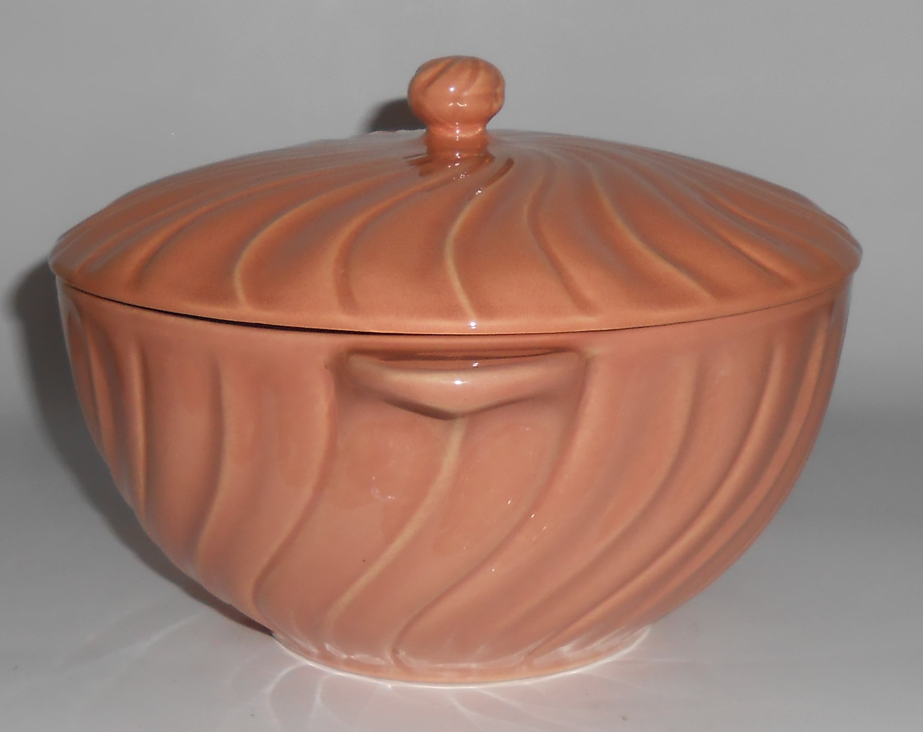 Franciscan Pottery Coronado Gloss Coral Casserole w/Lid