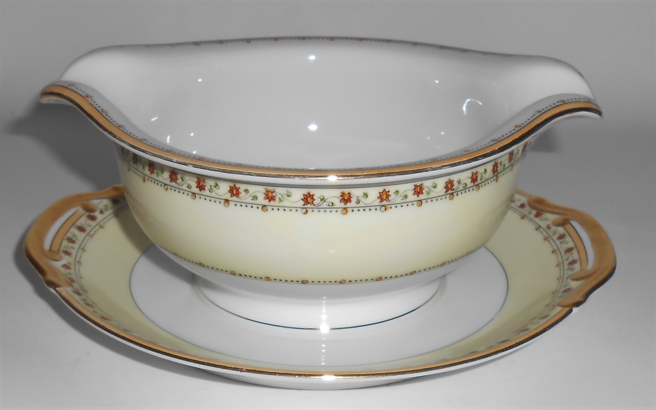 Meito China Porcelain Japan Red/Yellow Flower w/Gold