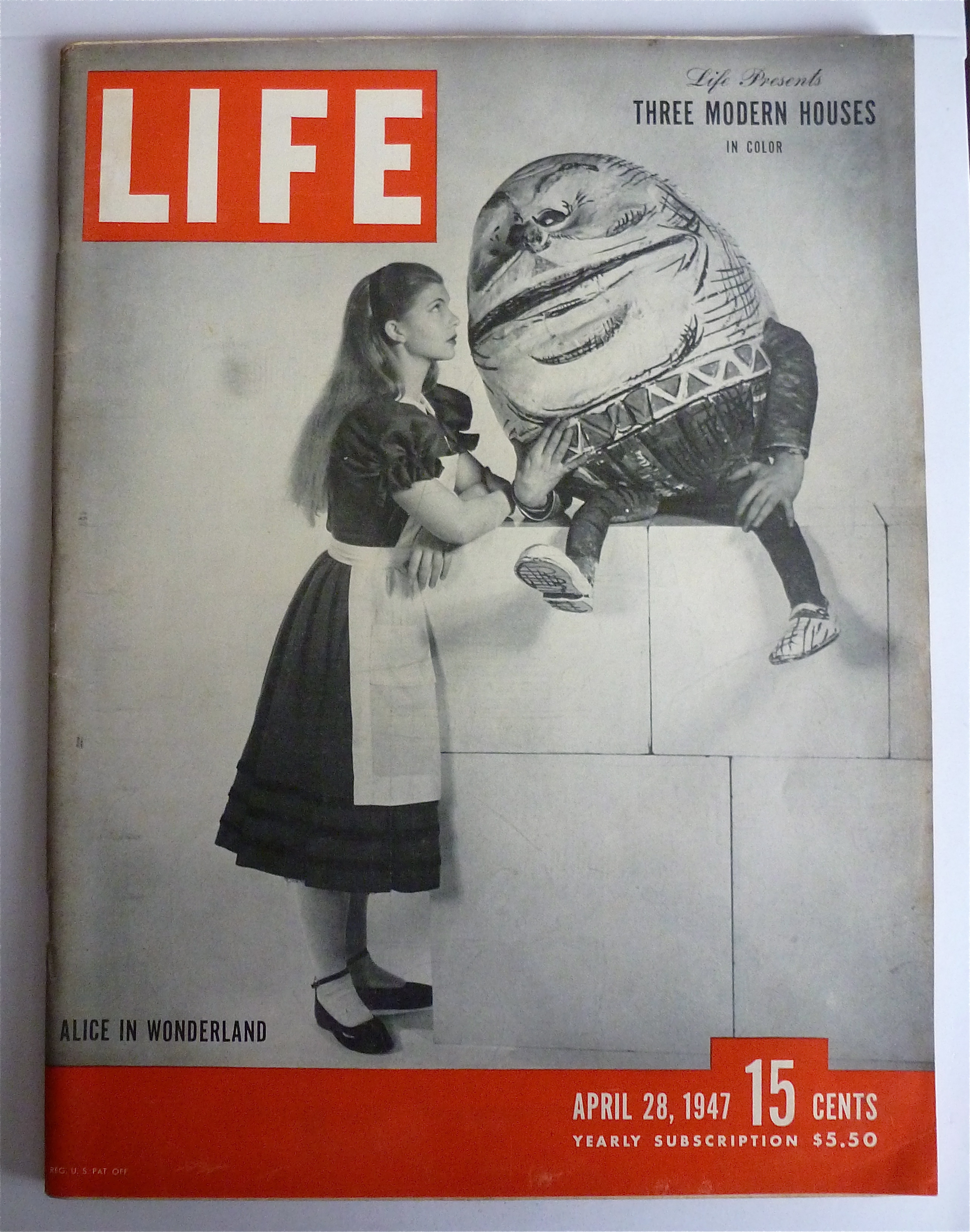 Life Magazine April 28, 1947 Alice In Wonderland