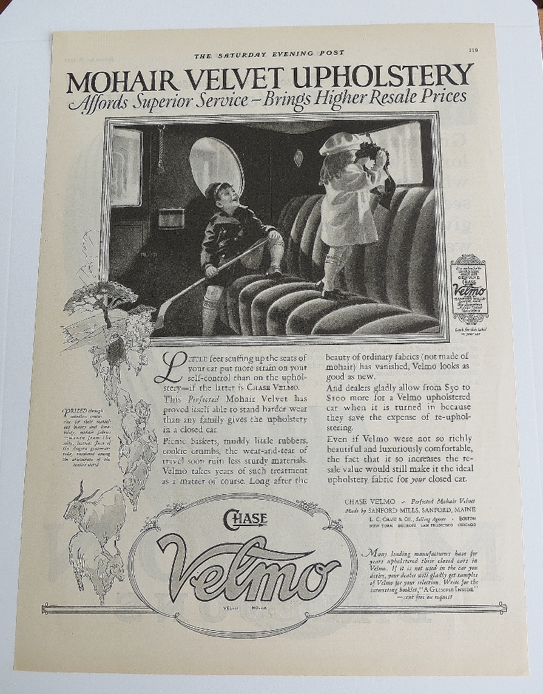 1925 Chase Velmo With Children In Car