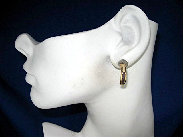 14K Gold Amethyst Jade Pierced Earrings Signed SKY
