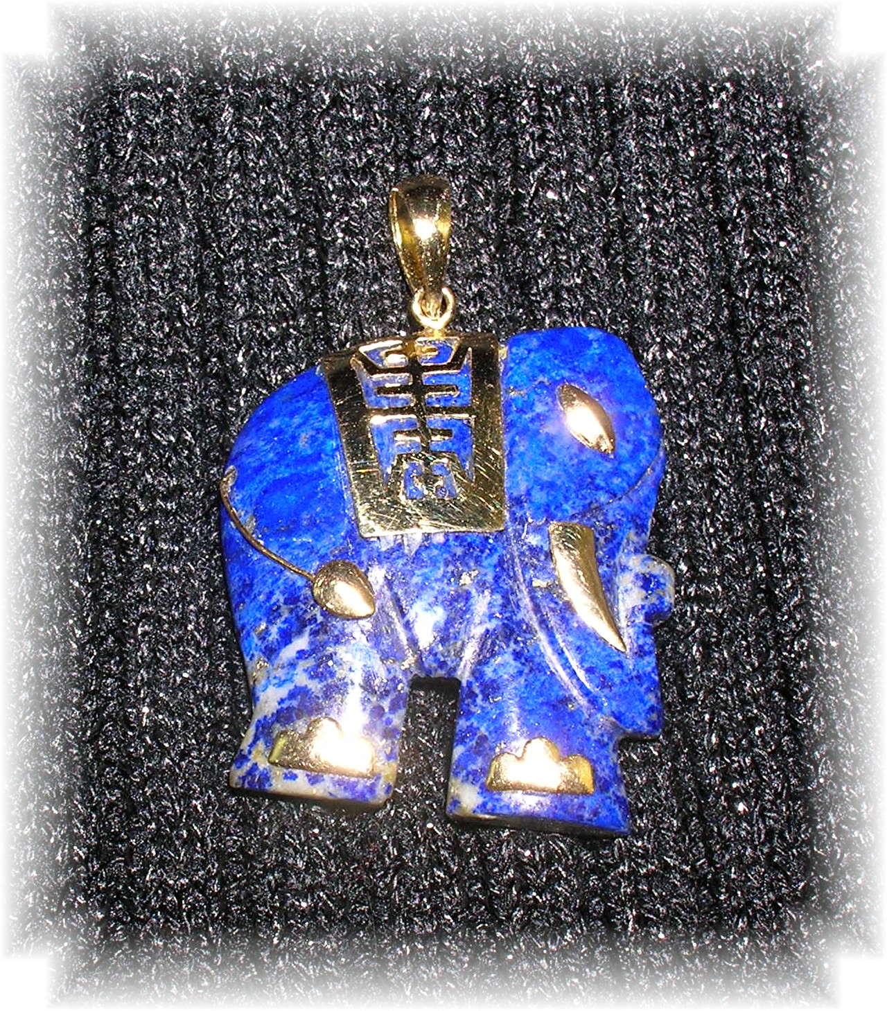 Pendant 14K Yellow Gold and Blue Lapis Elephant