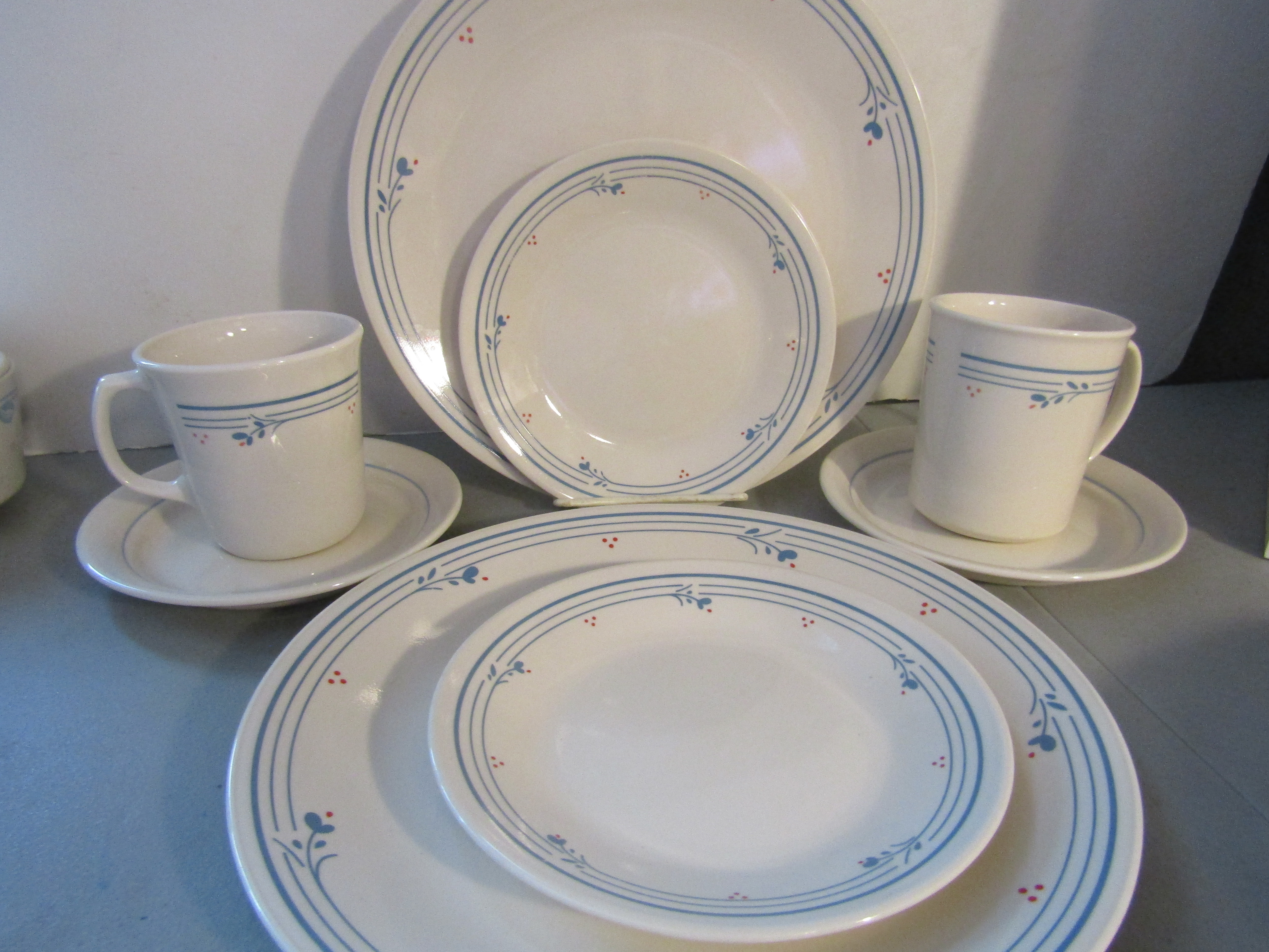 Corelle Country Violets 8-Piece Dinnerware Set