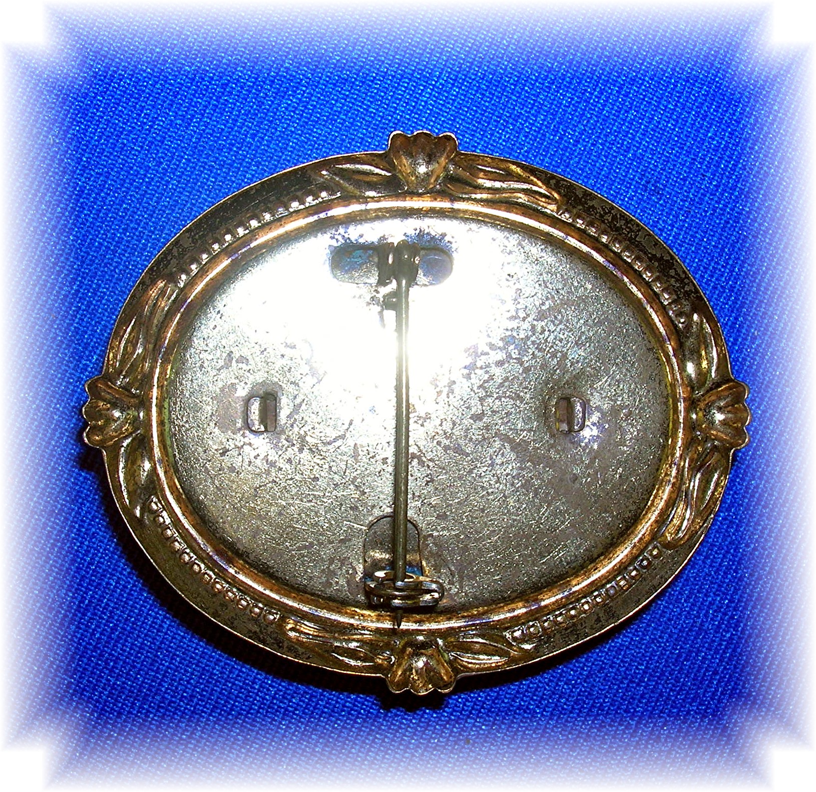 Black Celluloid Pearl and Goldtone Cameo Brooch Pin