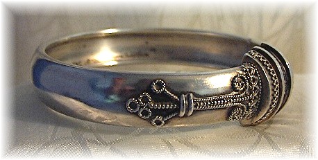 English Victorian Bangle Bracelet