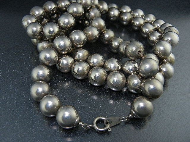 Navajo Pearls Necklace 21 Inches Silver Plate