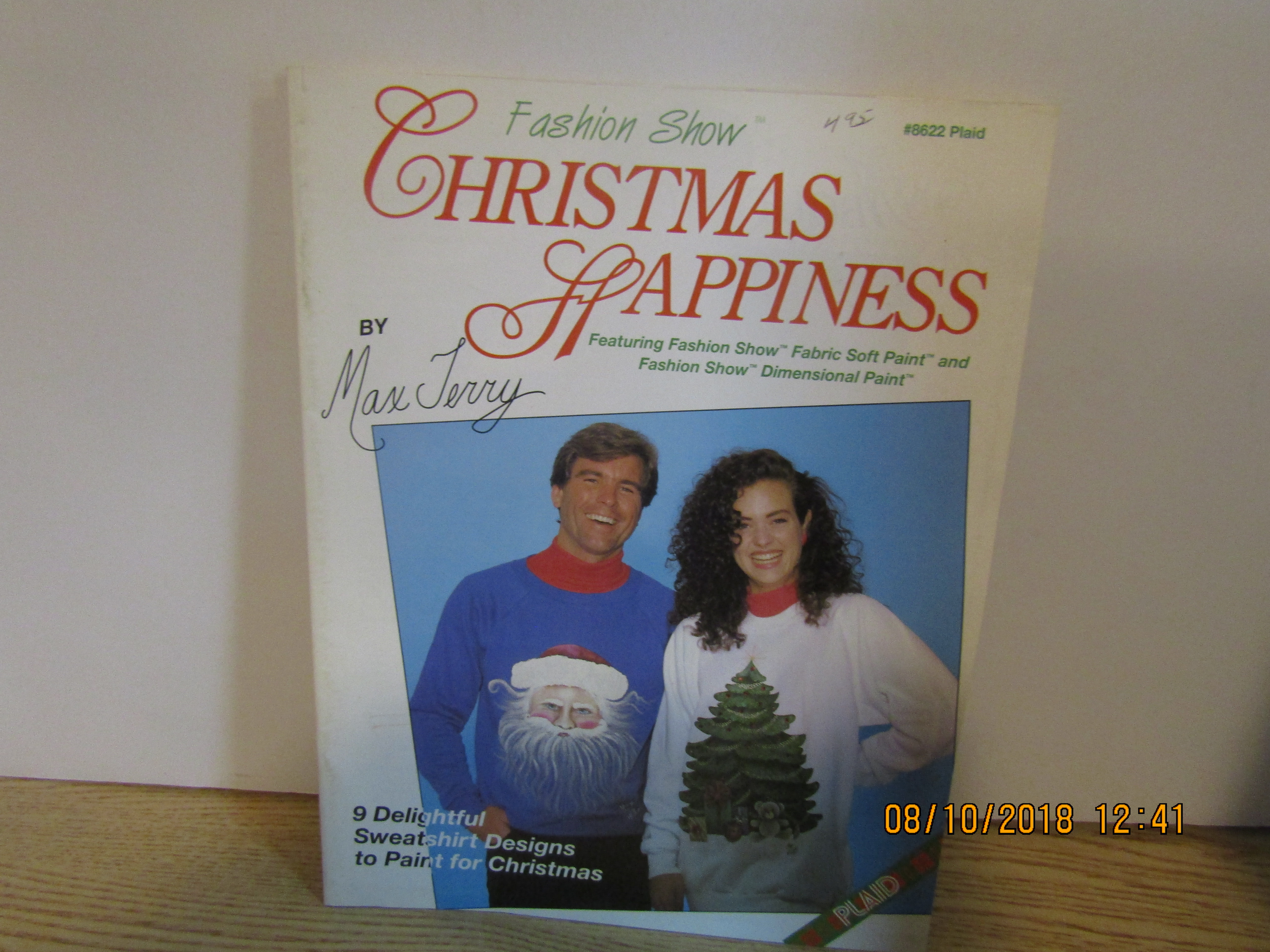Plaid Book Fashion Show Christmas Happiness #8622