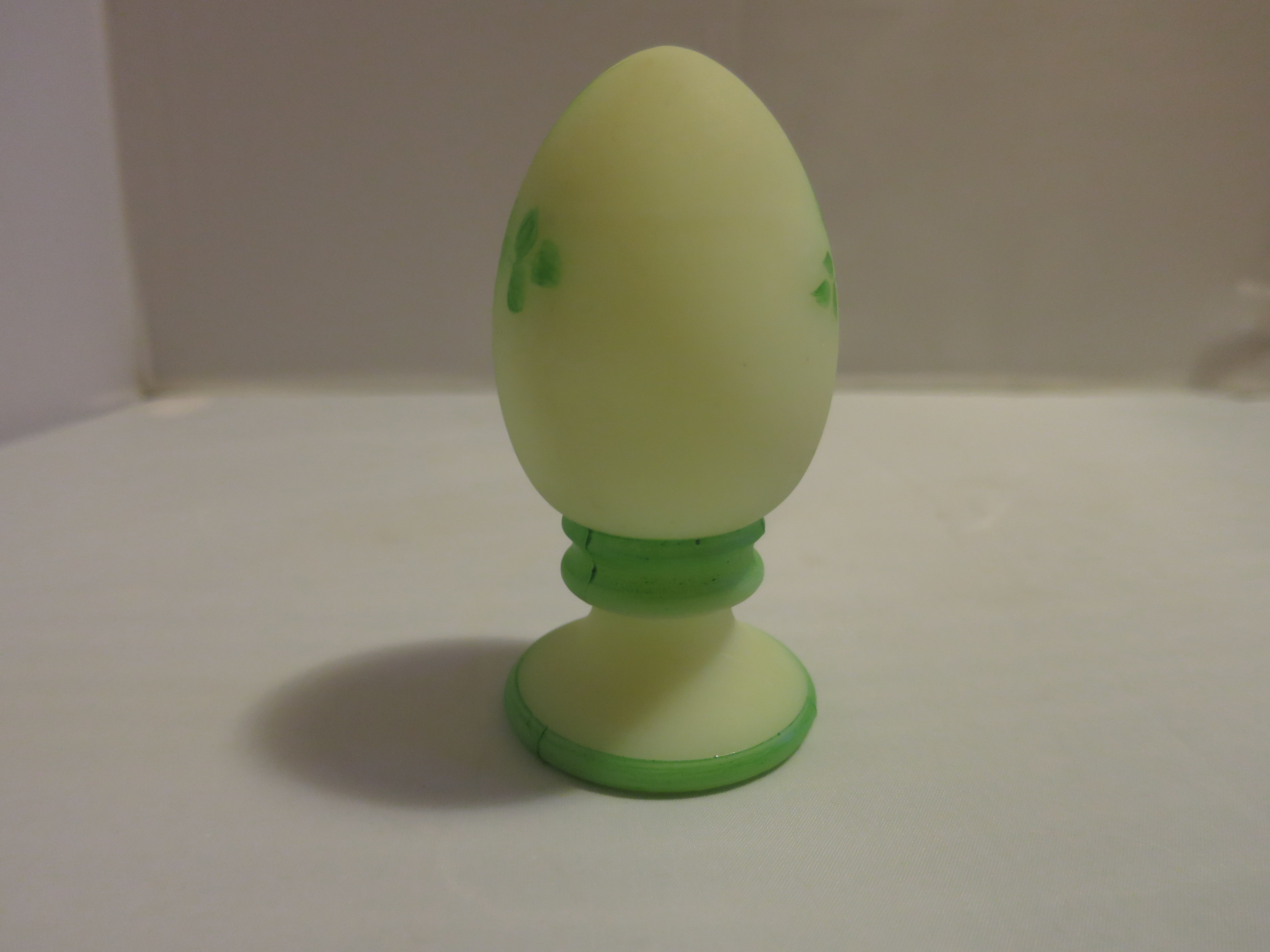Fenton Art Glass Burmese Egg signed G. Finn Green Rose