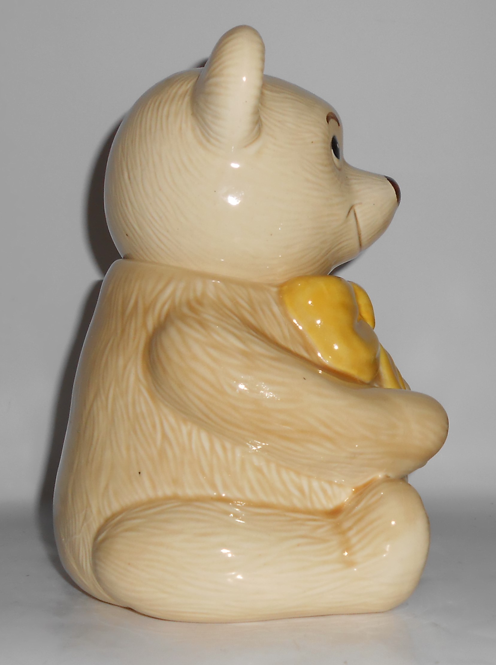 Metlox Pottery Poppy Trail Teddy Beau Bear Bow Tie SM
