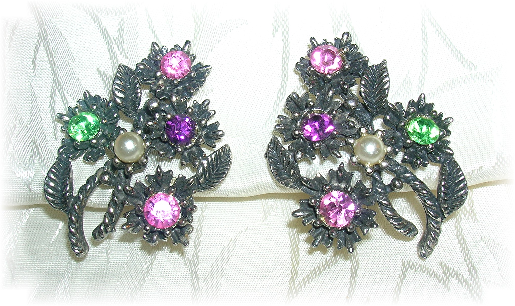 Crystal And Pearl Coro Clip Earrings .....