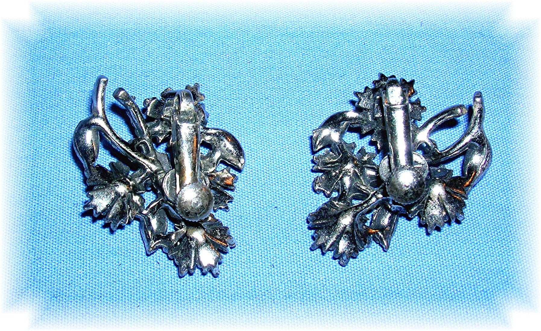 Crystal  And Pearl Coro Clip Earrings .....