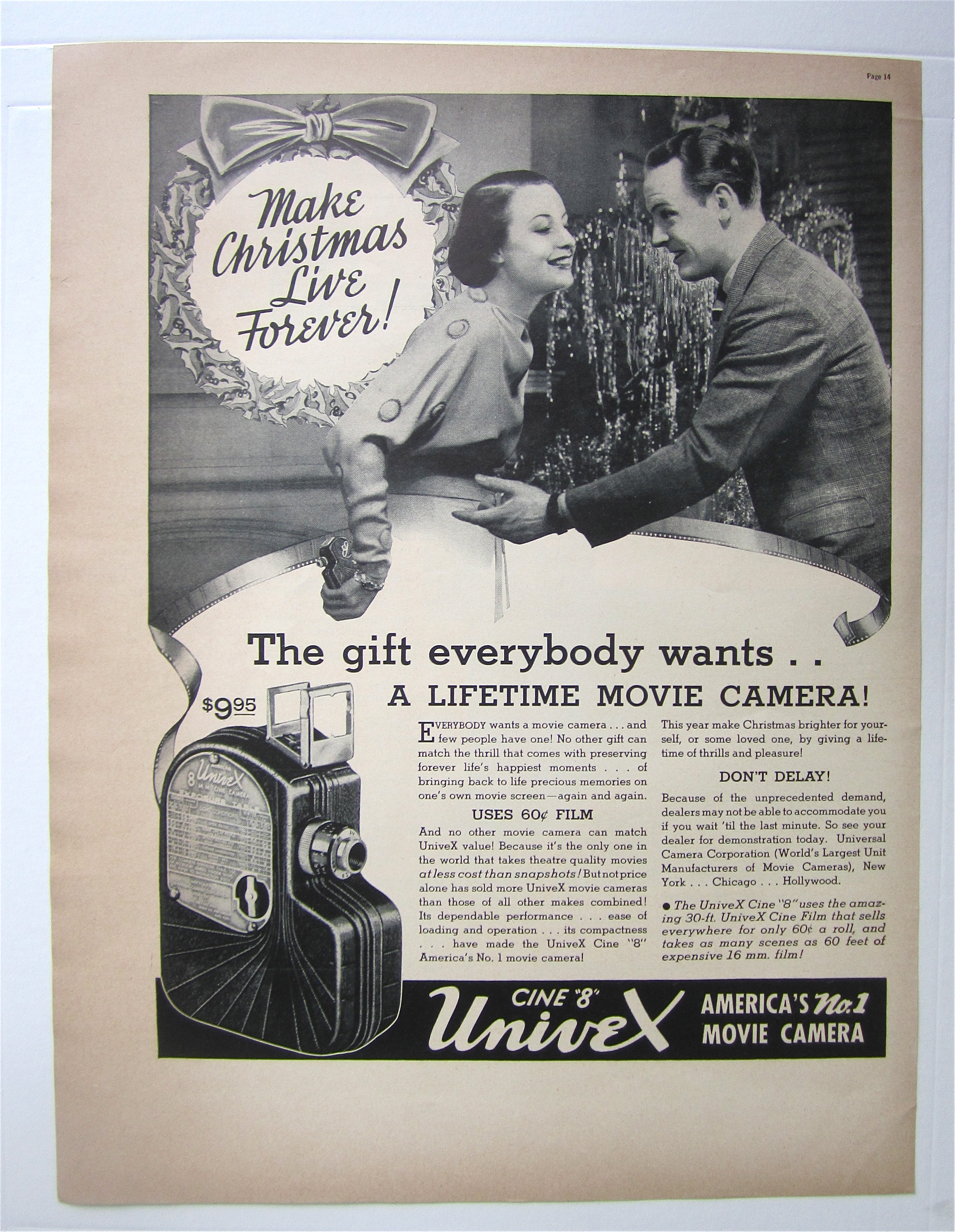 1937 Cine 8 Univex Movie Camera w/ Couple At Christmas