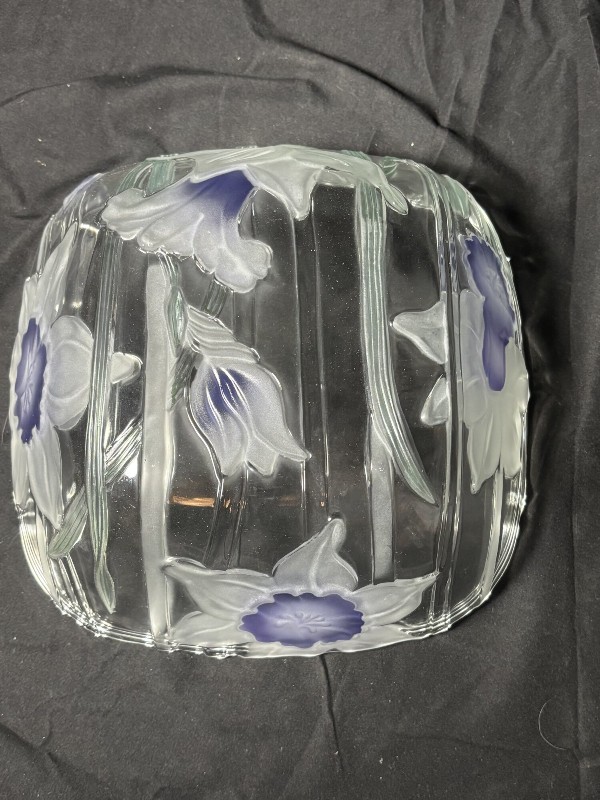 Crystal Clear Industries Narcissus 10" Serving Bowl Glass Japan 1989 Box
