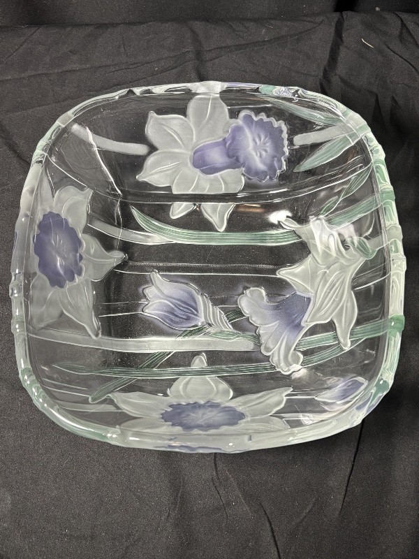 Crystal Clear Industries Narcissus 10" Serving Bowl Glass Japan 1989 Box