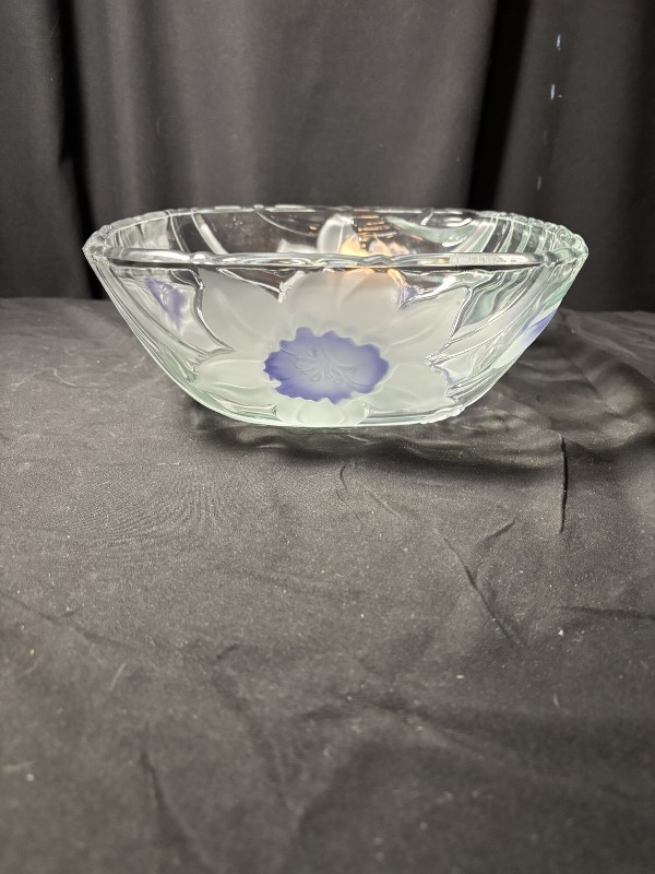 Crystal Clear Industries Narcissus 10" Serving Bowl Glass Japan 1989 Box